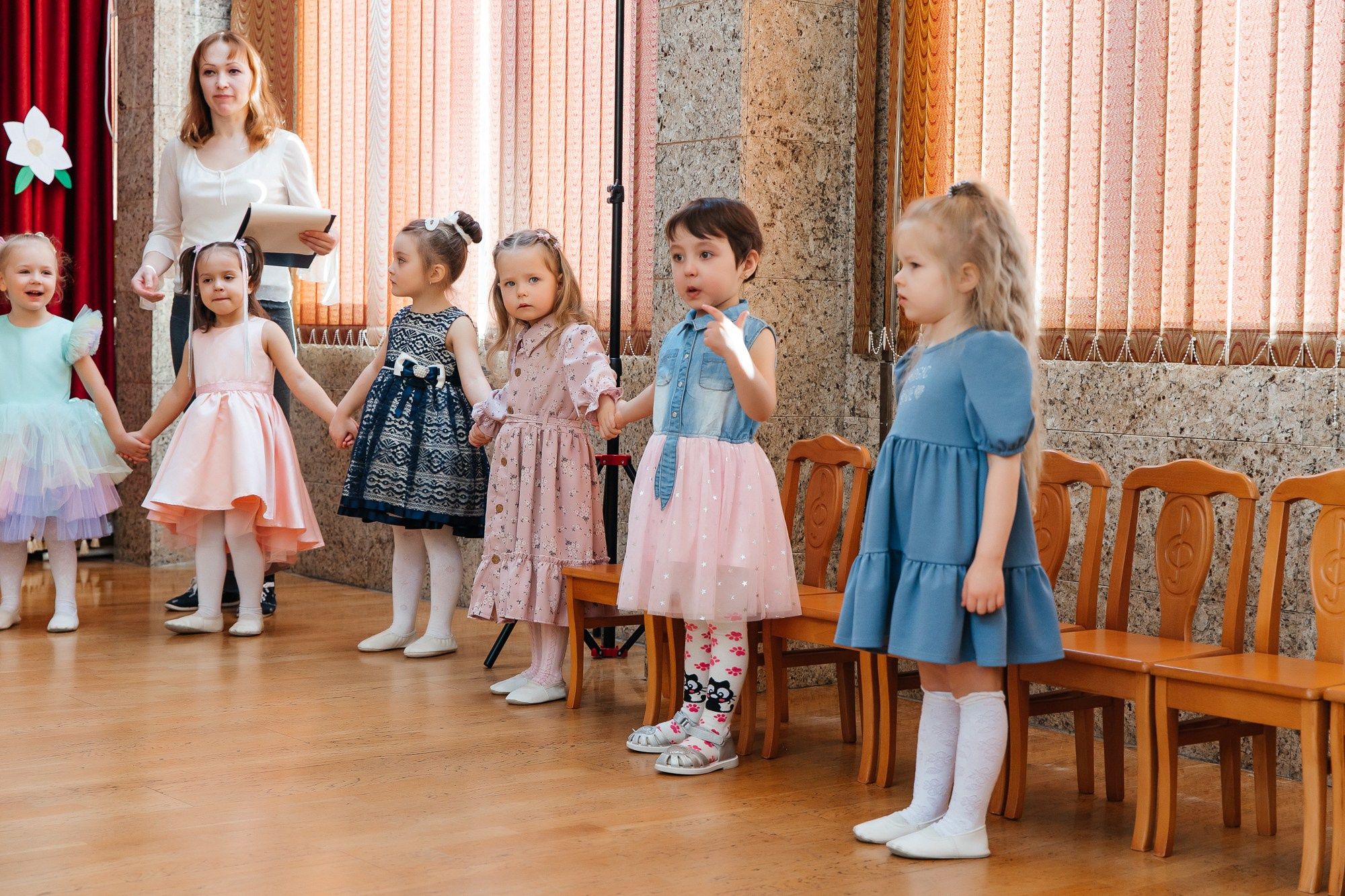 Детский сад № 93 — Утренник (07.03.2023). Свадебный и семейный фотограф Крамар Наталья