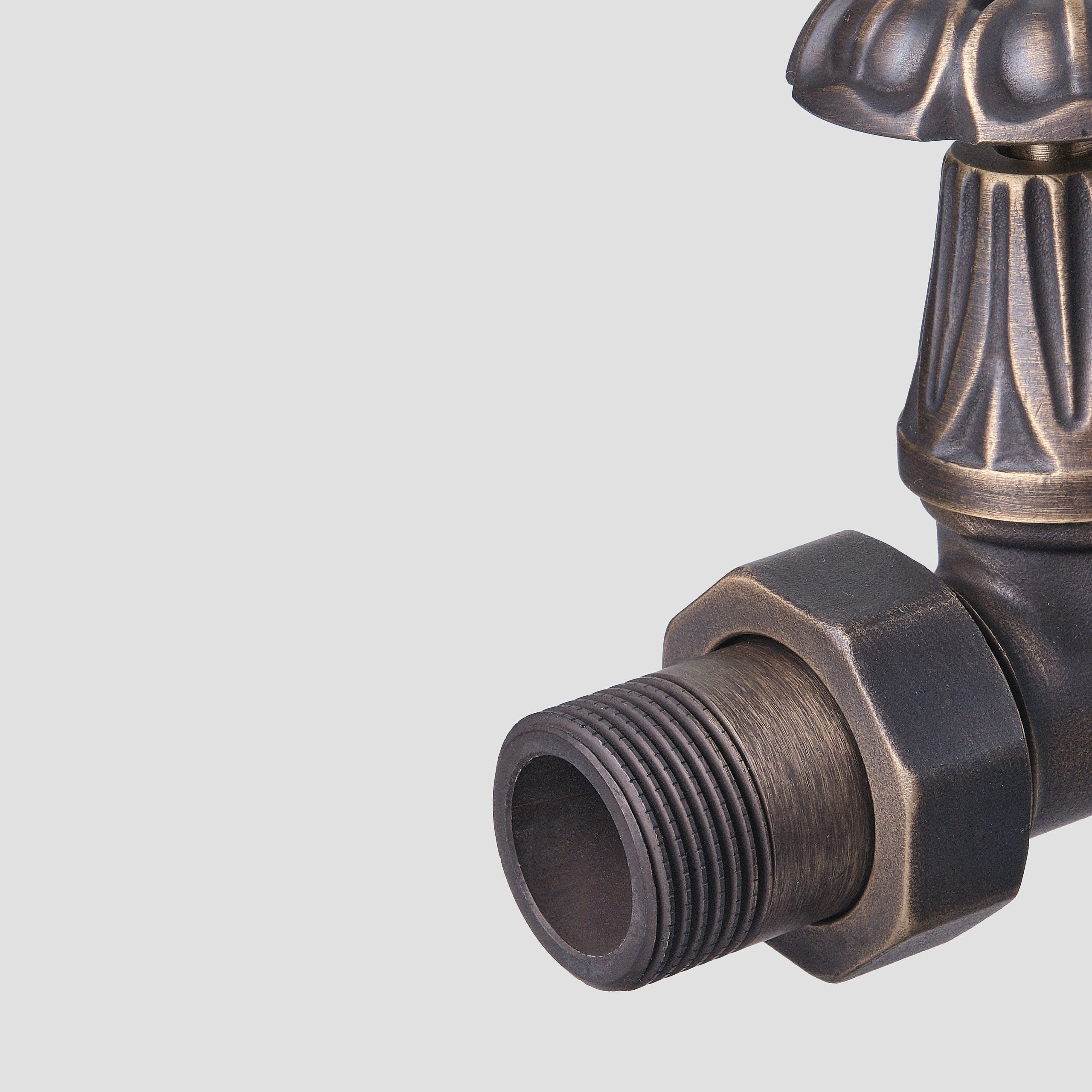 Предметные фотографии вентилей и запорной арматуры