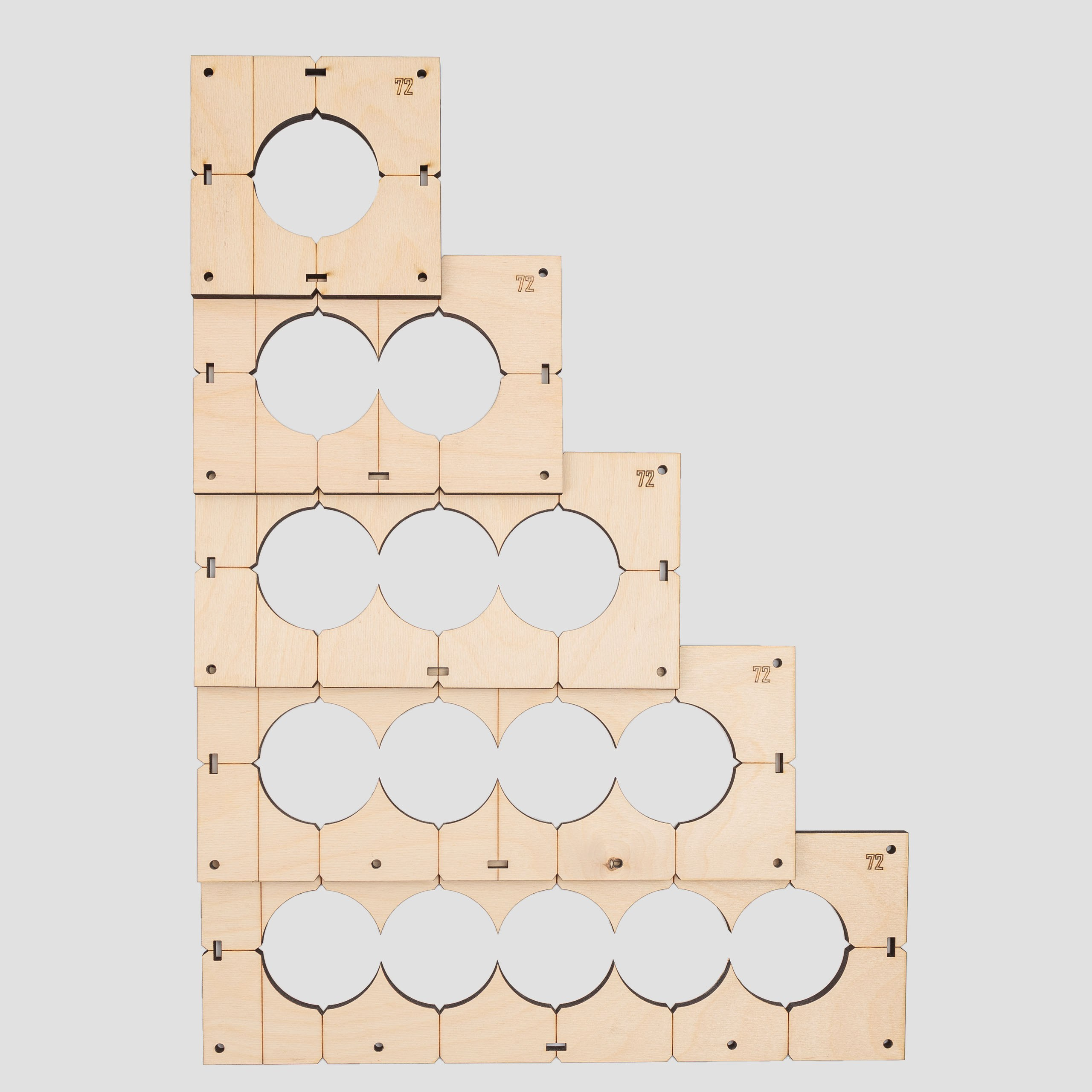 Предметные фотографии шаблонов и коронок для сверления стен