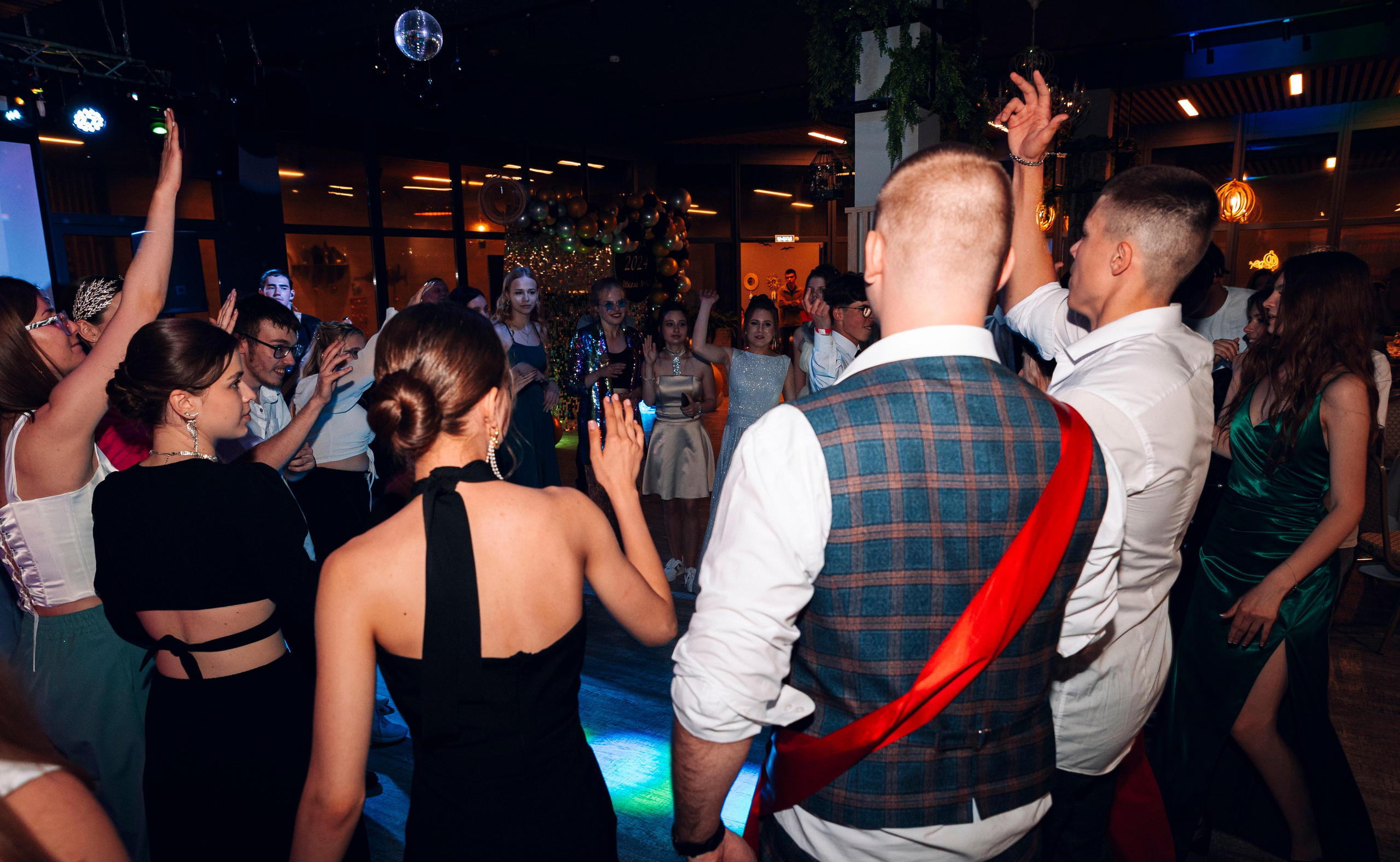 Выпускной (Калуга). Кавер-группа «Те-самые» на свадьбу, корпоратив! В Туле, Москве, Калуге