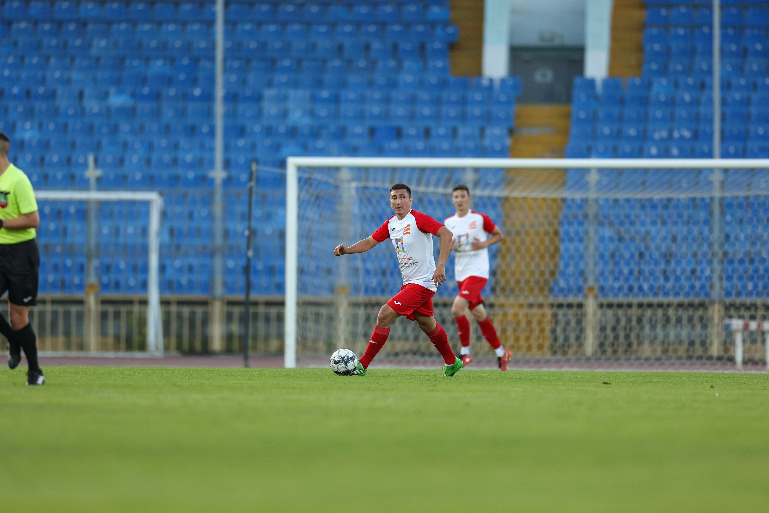 Благотворительный футбольный матч Друзья Бурмистрова vs ФК Fight Nights. Спортивный репортажный фотограф Казань Нафис Сиразетдинов