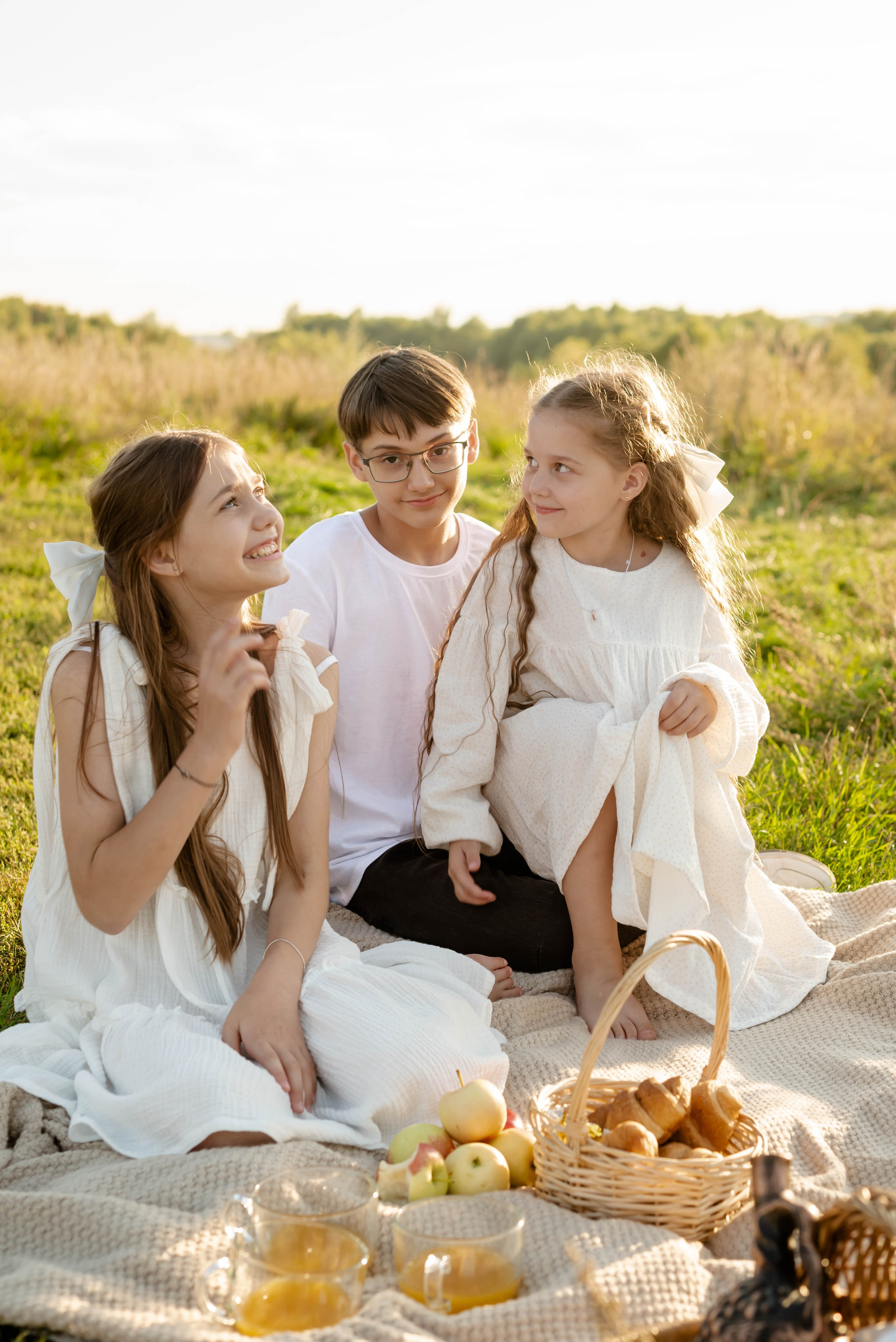 Закат в августе в шубке лисы. Свадебный и семейный фотограф в Новосибирске, Санкт-Петербурге, Москве