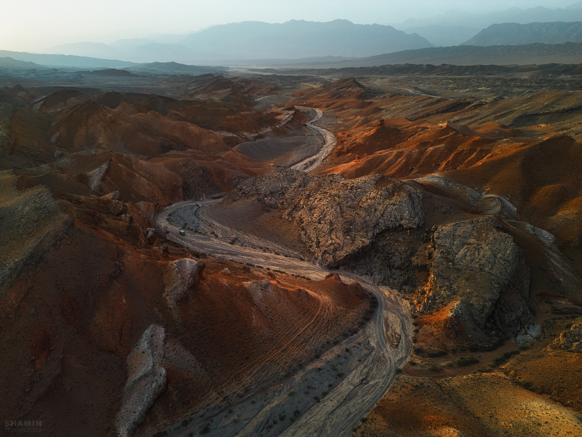 Кыргызстан — горные пейзажи, озёра и свет Тянь-Шаня | Фотограф Константин Шамин. Фотограф Константин Шамин