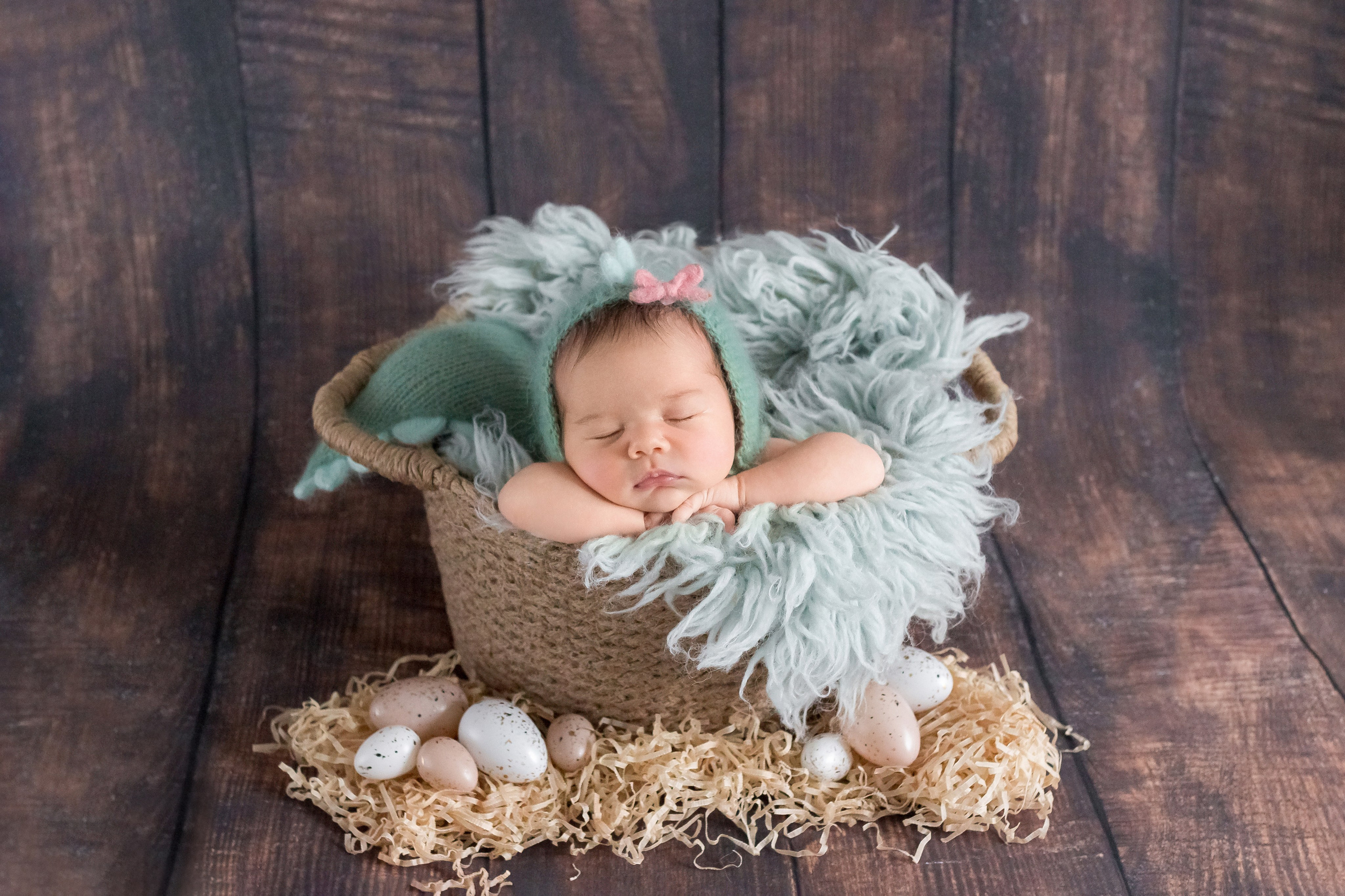 Семейная фотосессия чудесной новорождённой