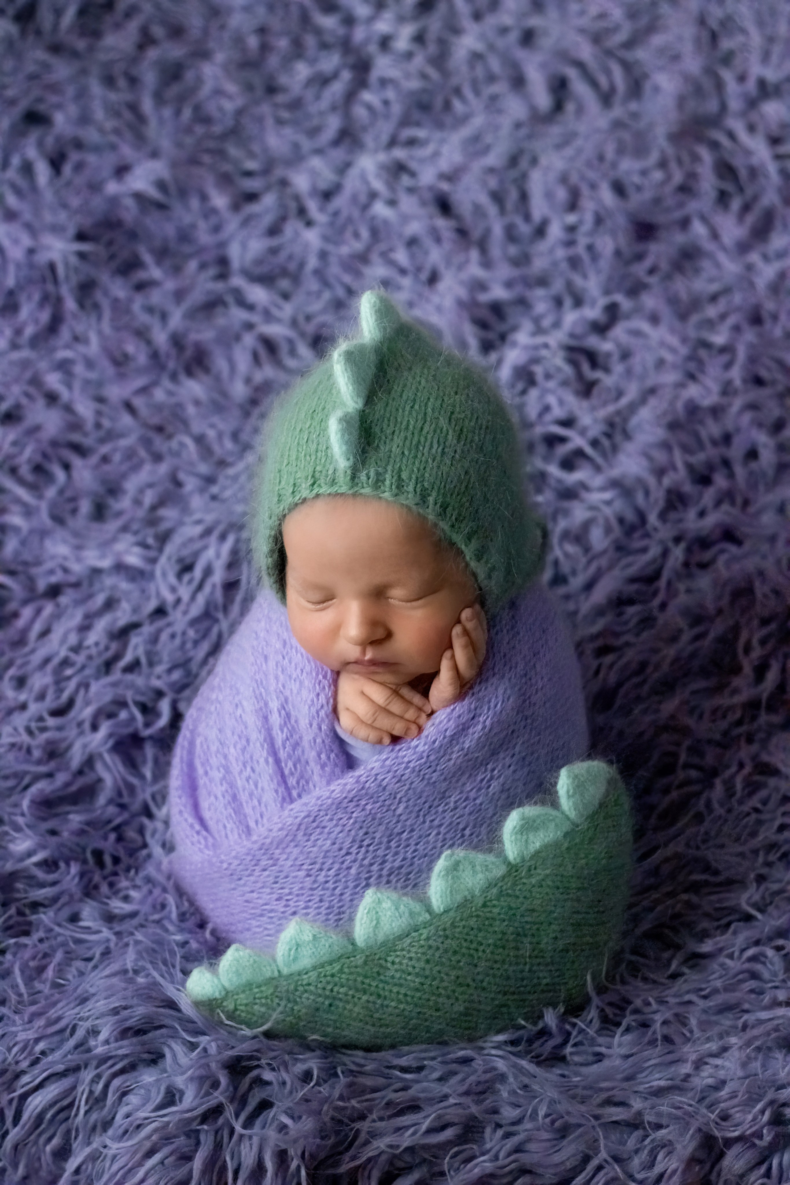 Фотосессия крошечной новорождённой малышки и её родителей