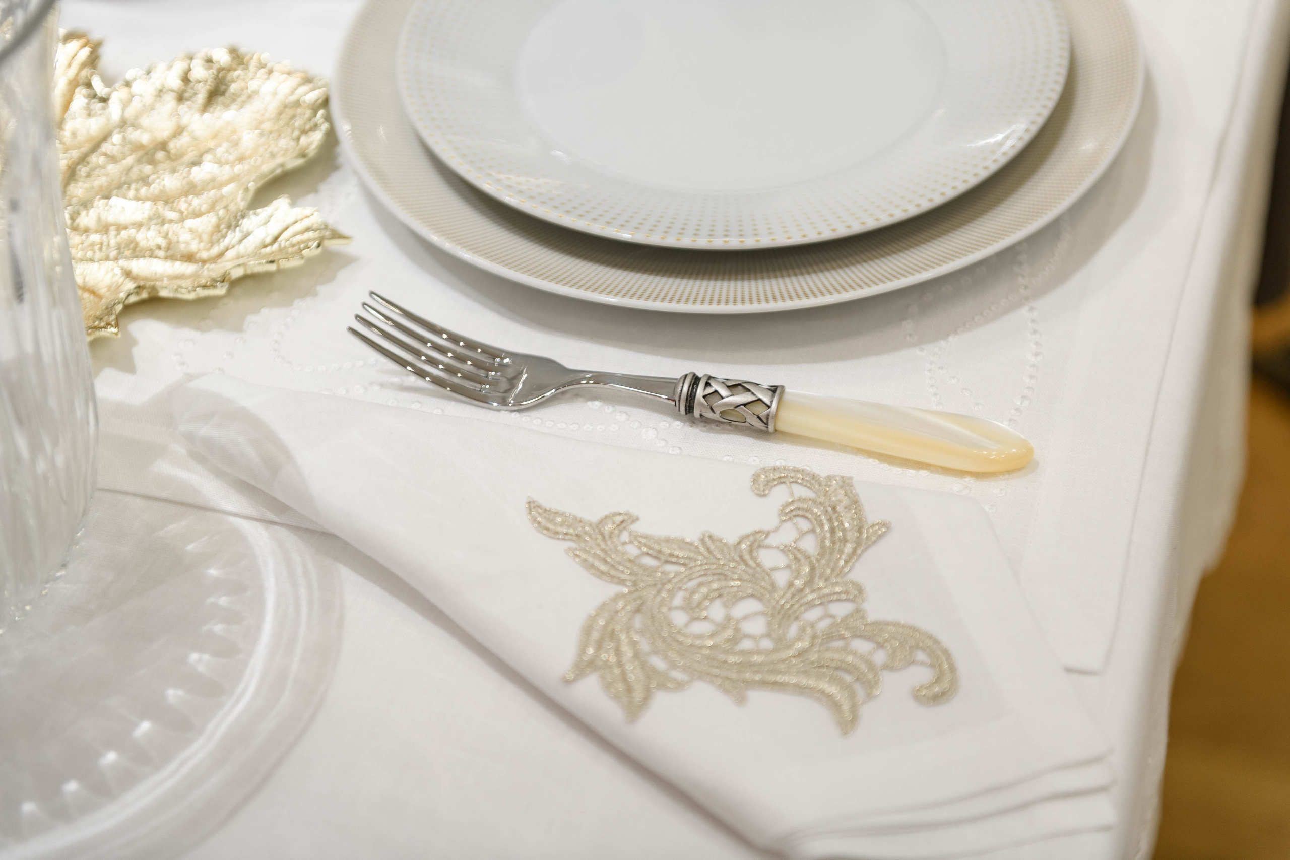 Фотосъёмка лекция по сервировке стола в бутике «Дом фарфора»