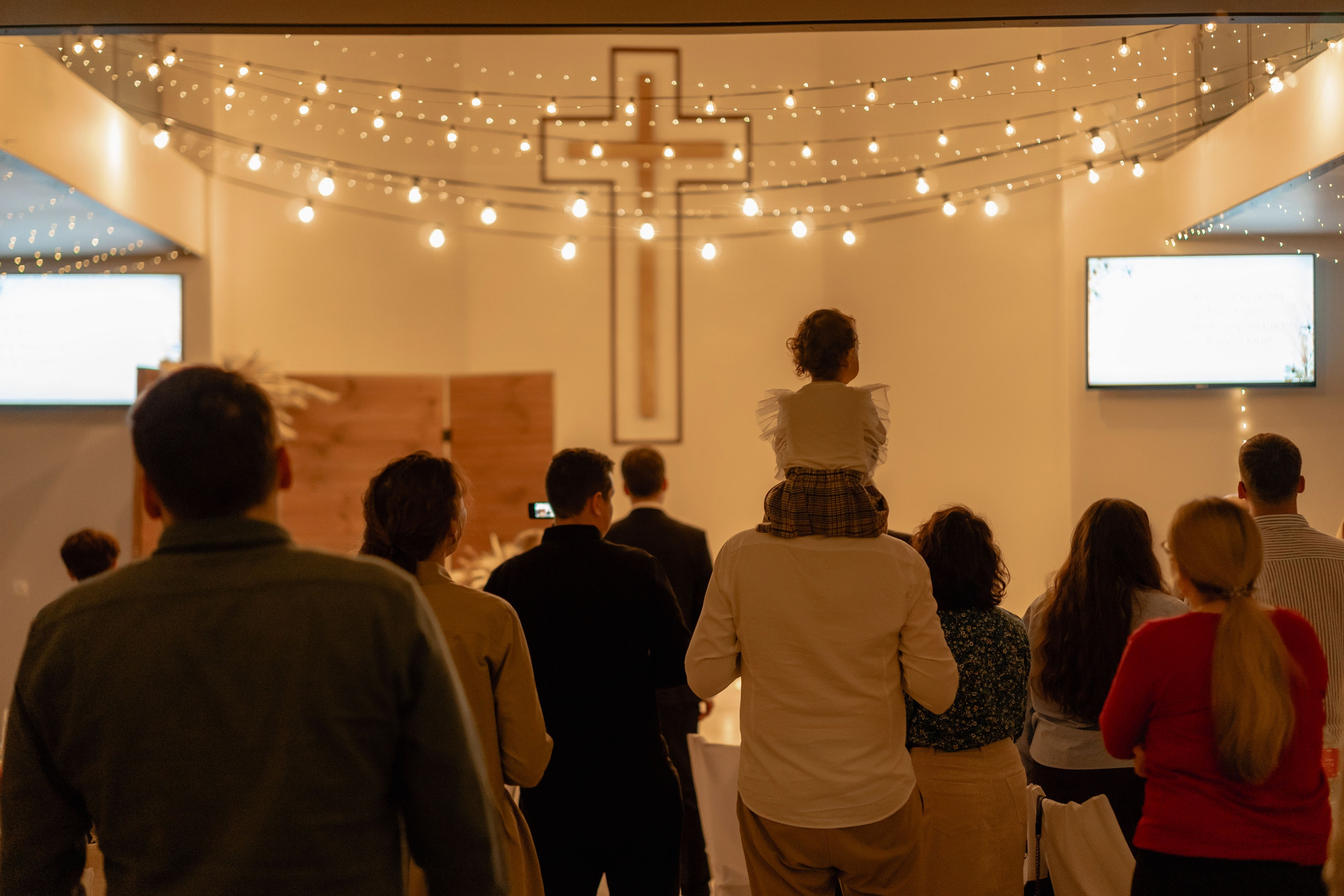 Свадьба в Уфе, венчание в Евангелическо-Лютеранская церкви. Свадебный фотограф в Уфе — Данилова Елена