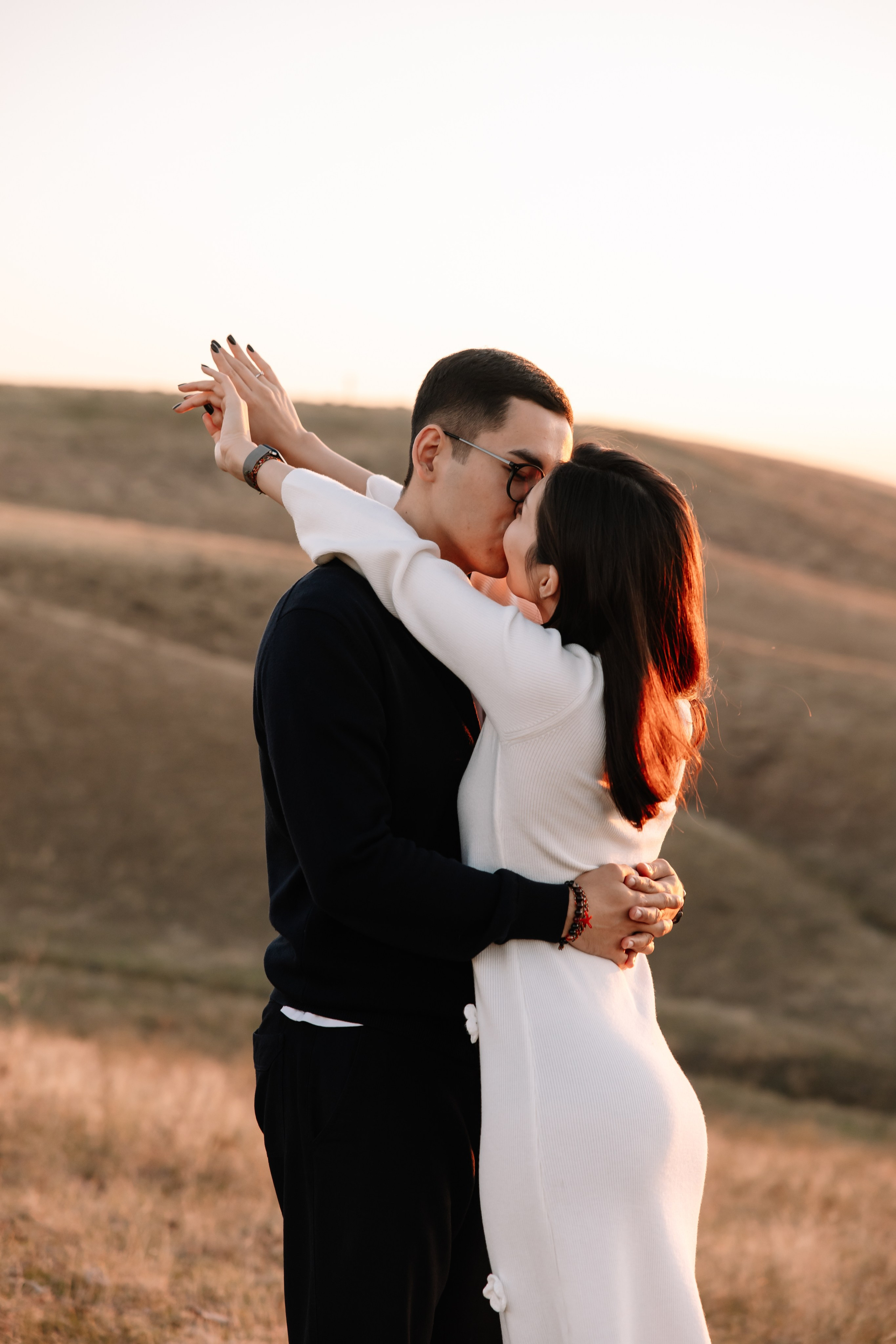 Предсвадебная фотосессия Нарана и Юлии. Свадебный и семейный фотограф в Элисте Лиджик Сарлов