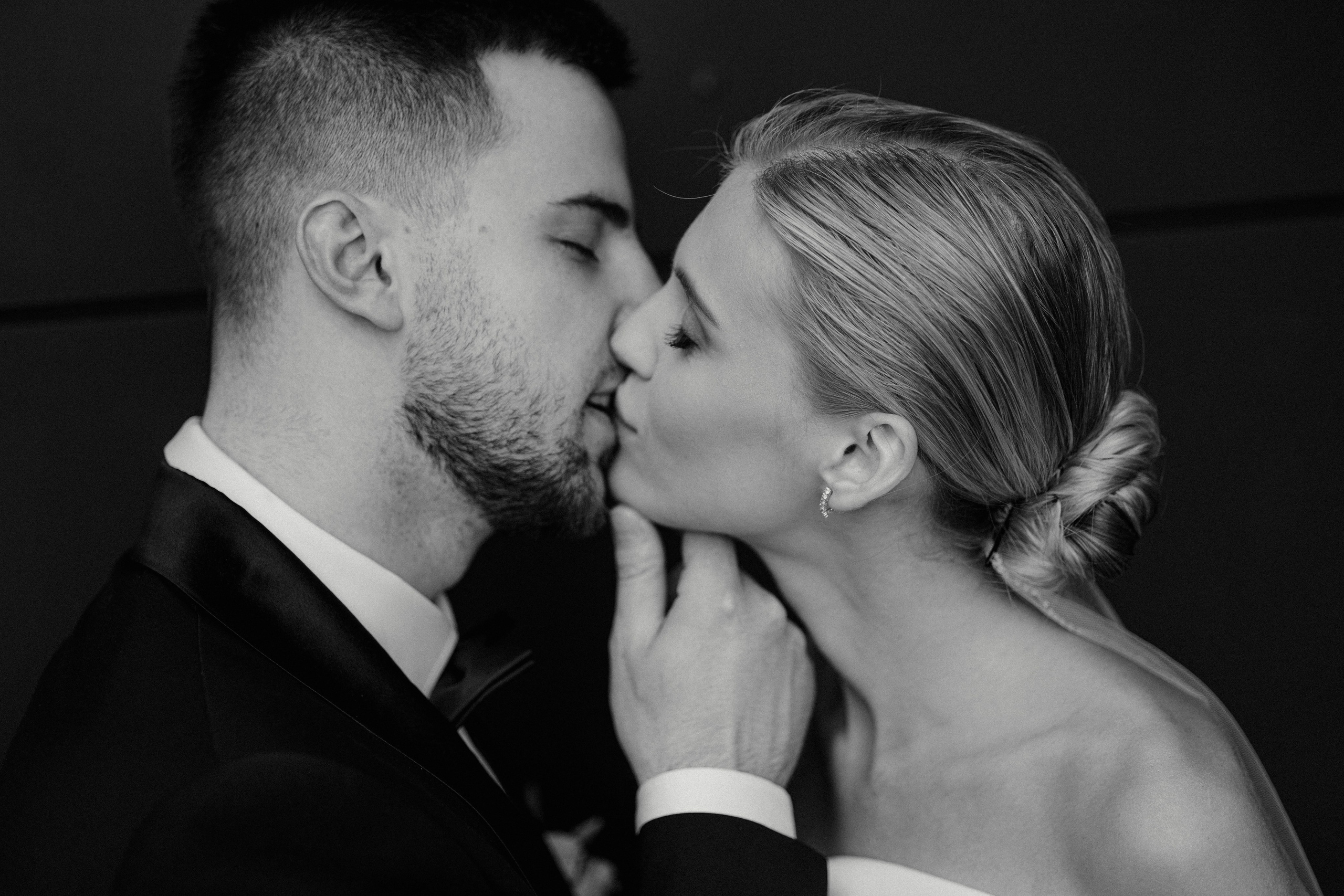 Свадебная фотосессия на стадионе Спартак. Свадебный фотограф в Москве. свадебная фотосессия Москва. Фотограф в Москве Валерия Рожкова