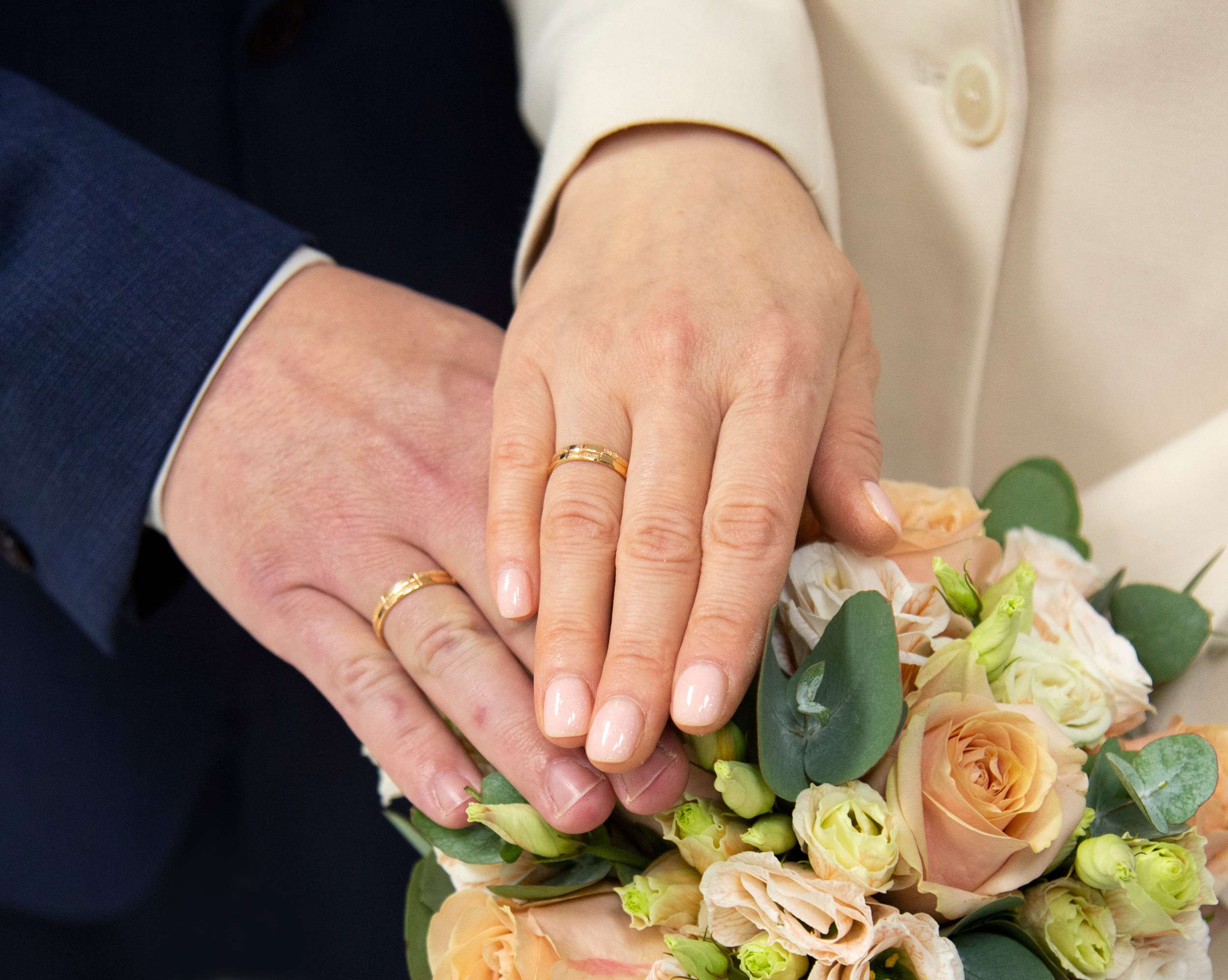 Свадебная фотосессия в Шипиловском ЗАГСе в Москве Олега и Елены. Фотосессия в студии в Москве от профессионального фотографа услуги по доступным ценам