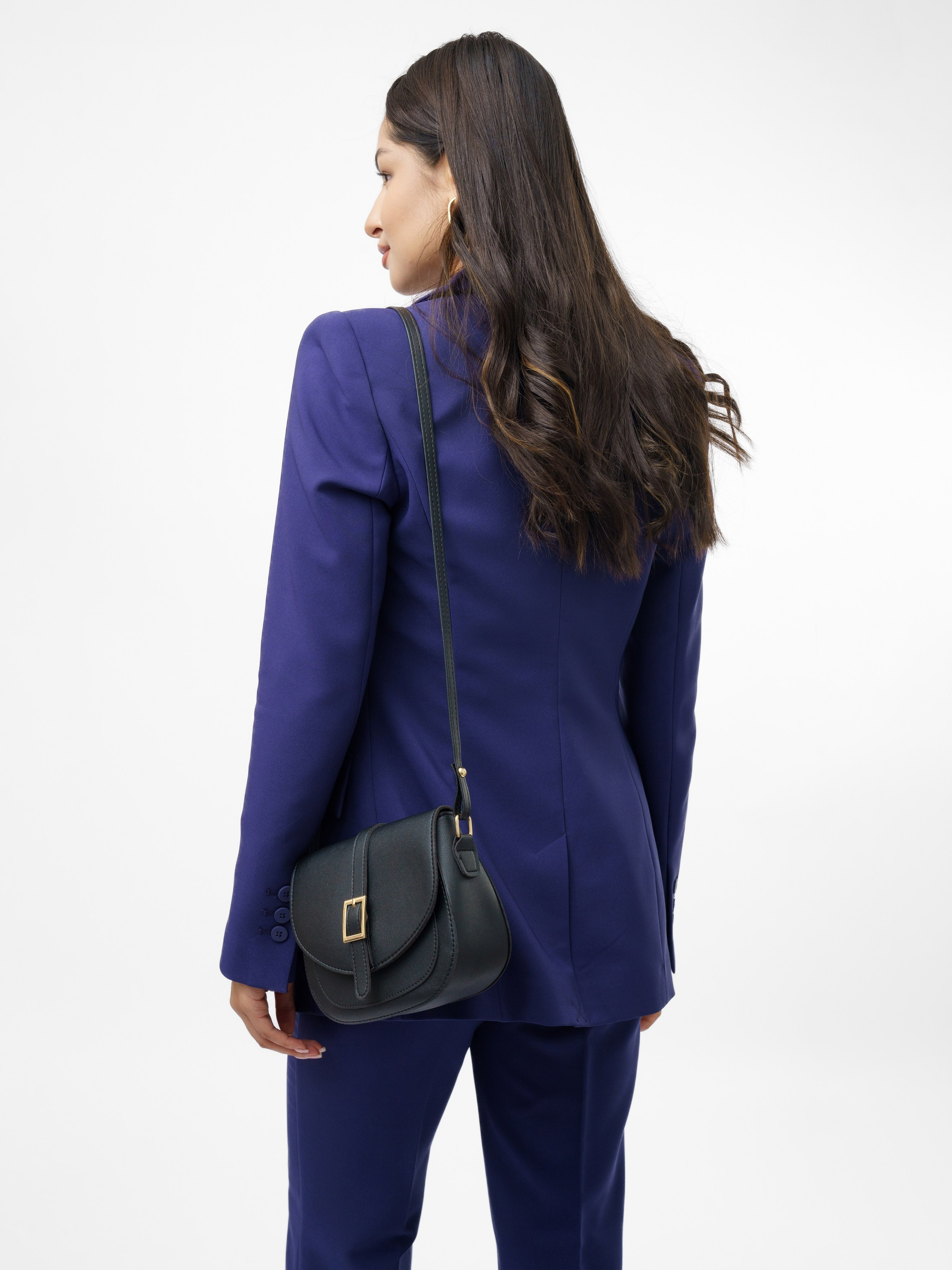 Съемка сумок со стилистом. KED Production — продакшн из СПб. Создаём фото, видео и контент, который помогает брендам и селлерам продавать больше