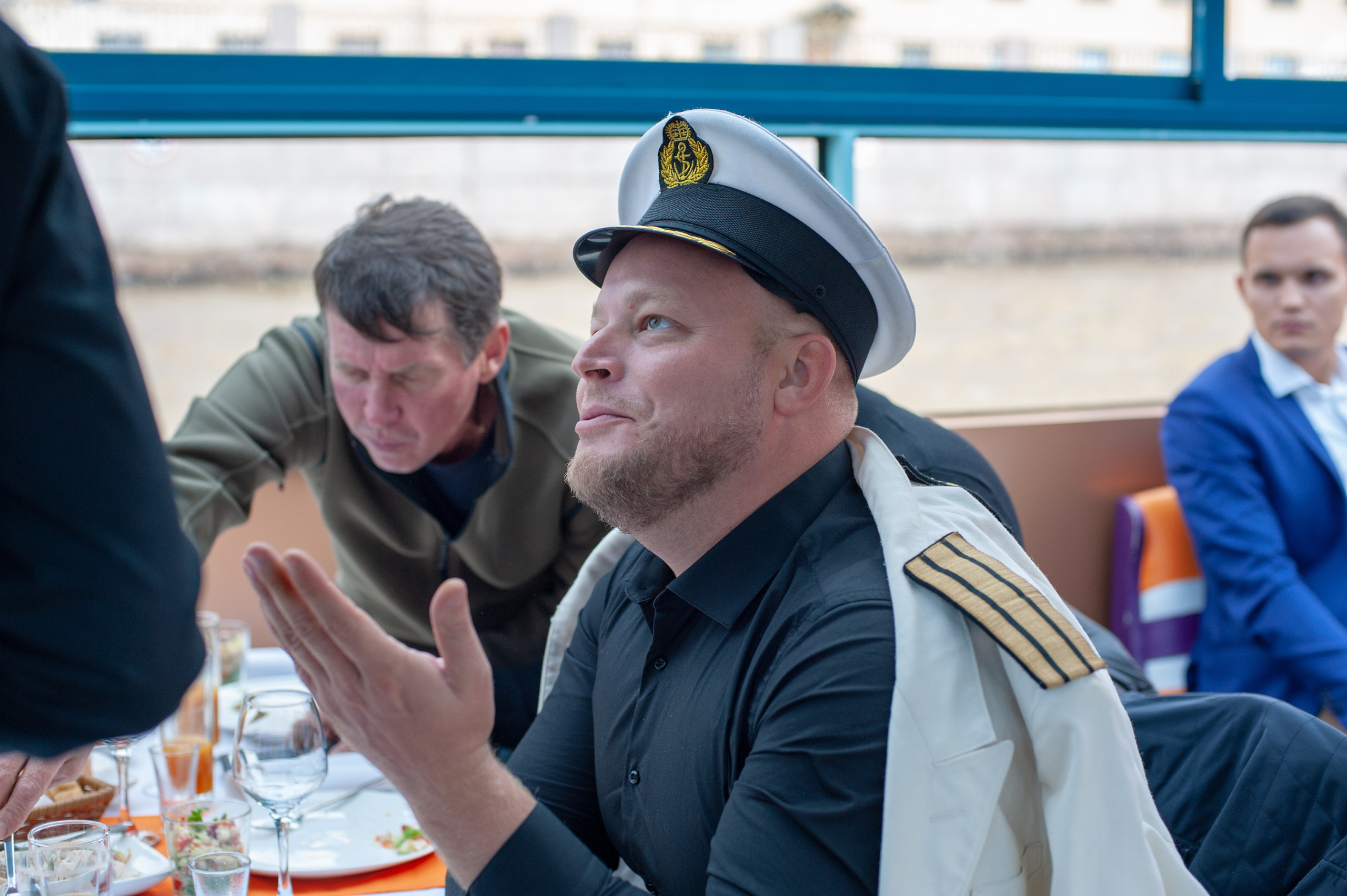 Корпоратив на катере. Фотограф Елизавета Потешкина