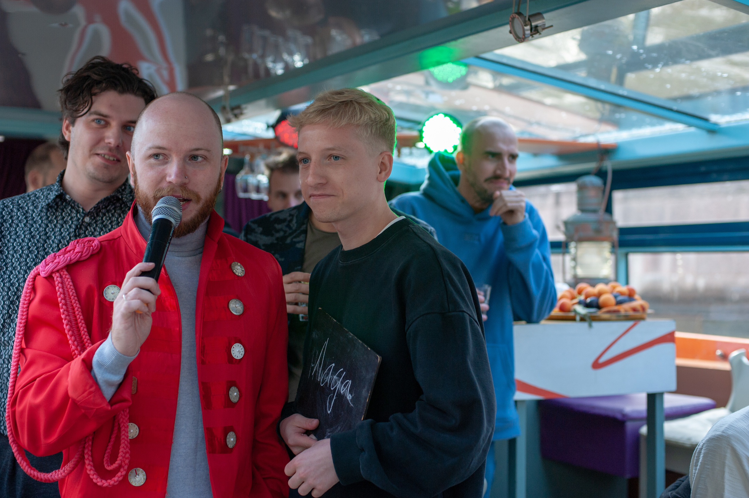 Корпоратив на катере. Фотограф Елизавета Потешкина