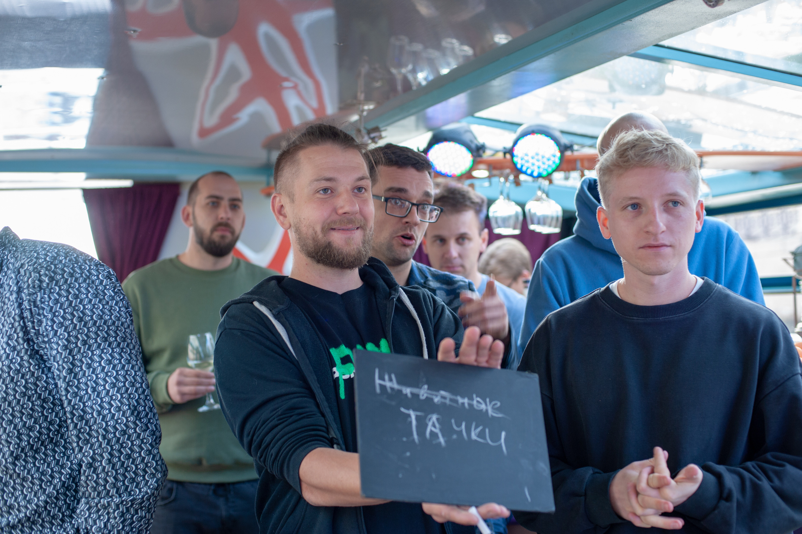 Корпоратив на катере. Фотограф Елизавета Потешкина