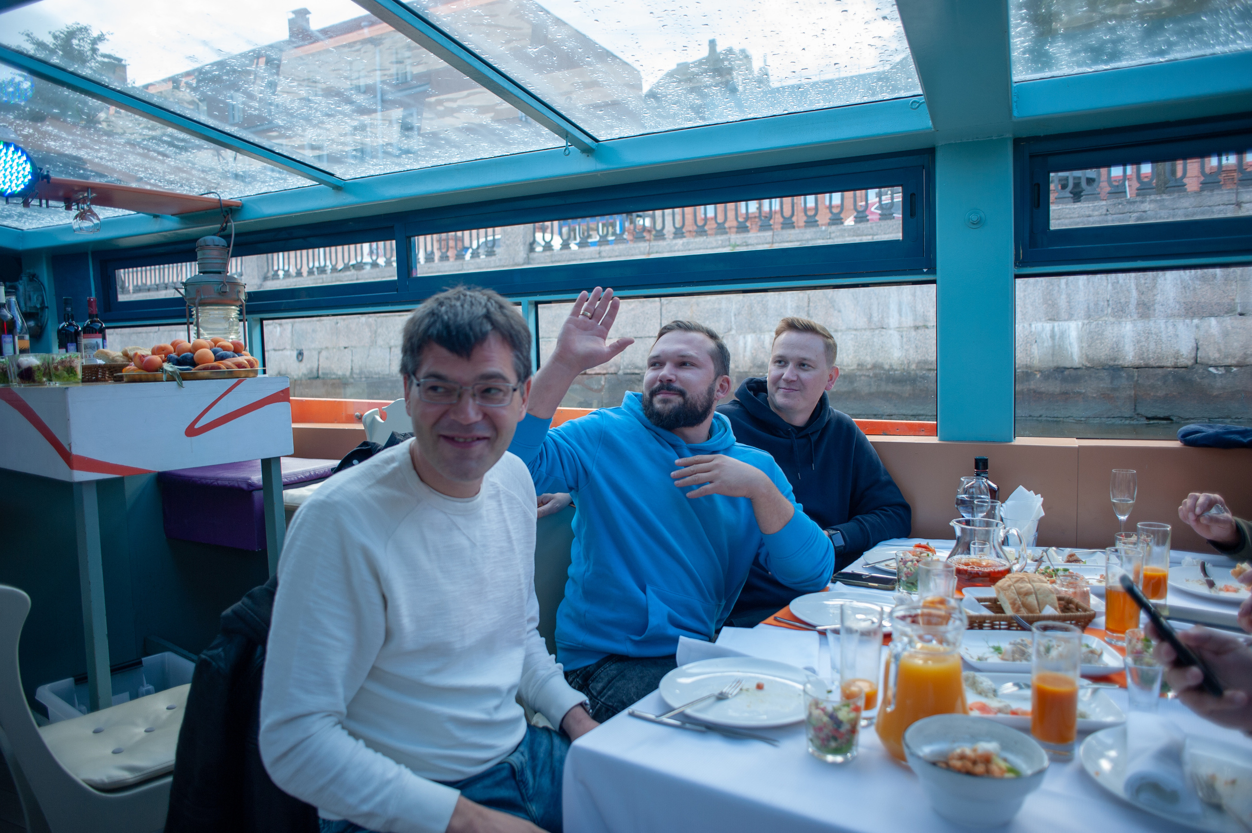 Корпоратив на катере. Фотограф Елизавета Потешкина