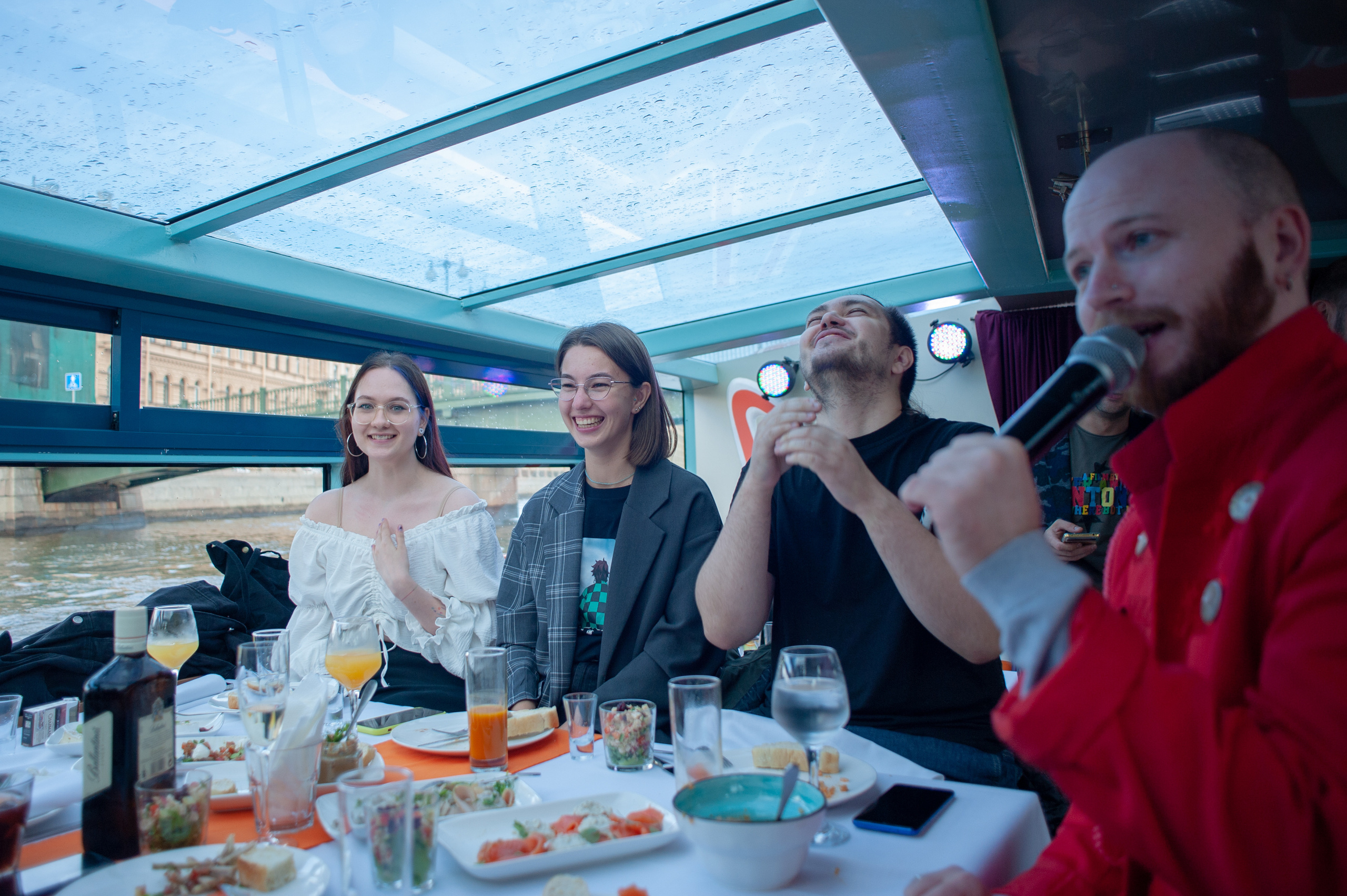 Корпоратив на катере. Фотограф Елизавета Потешкина
