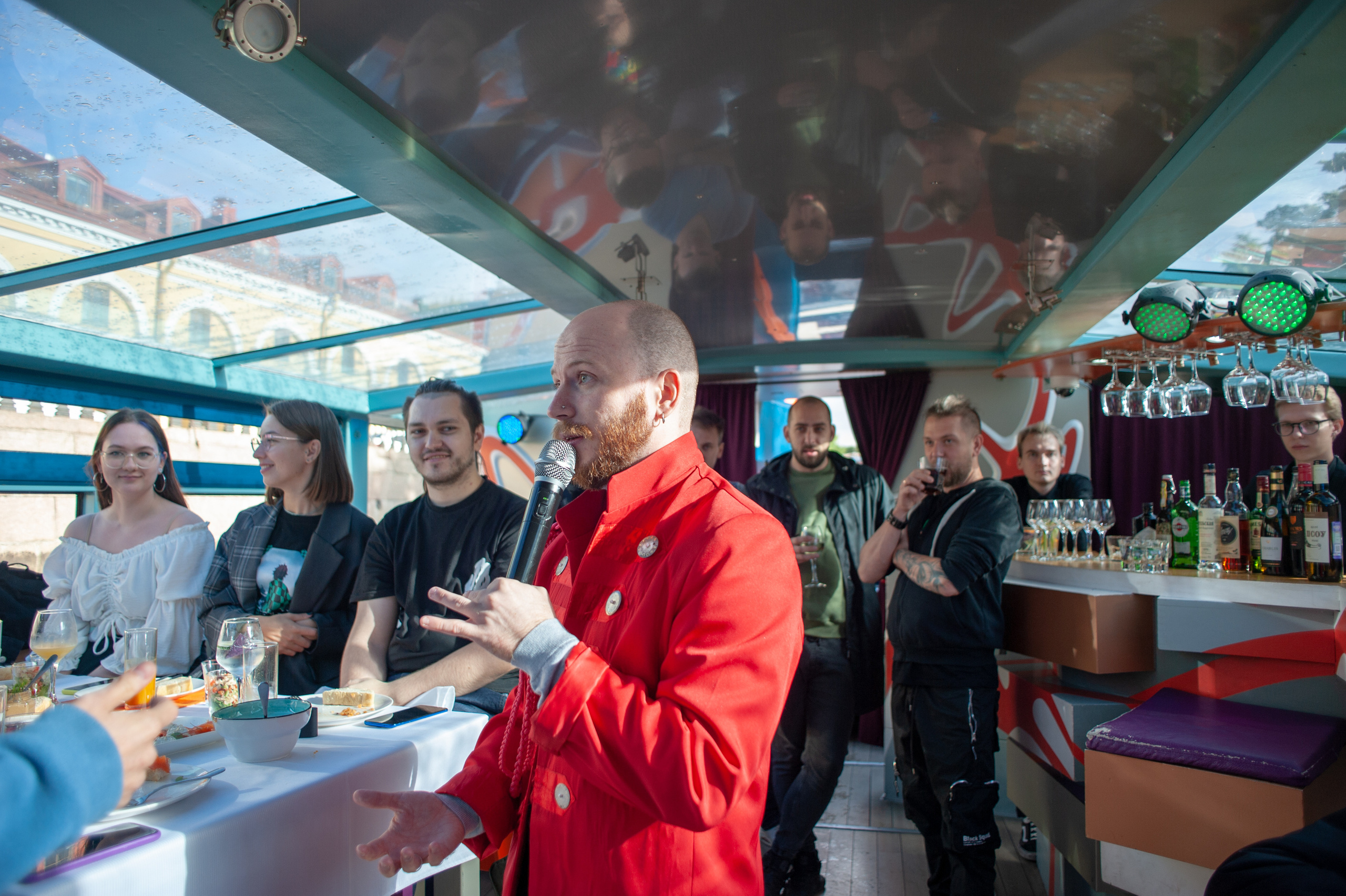 Корпоратив на катере. Фотограф Елизавета Потешкина