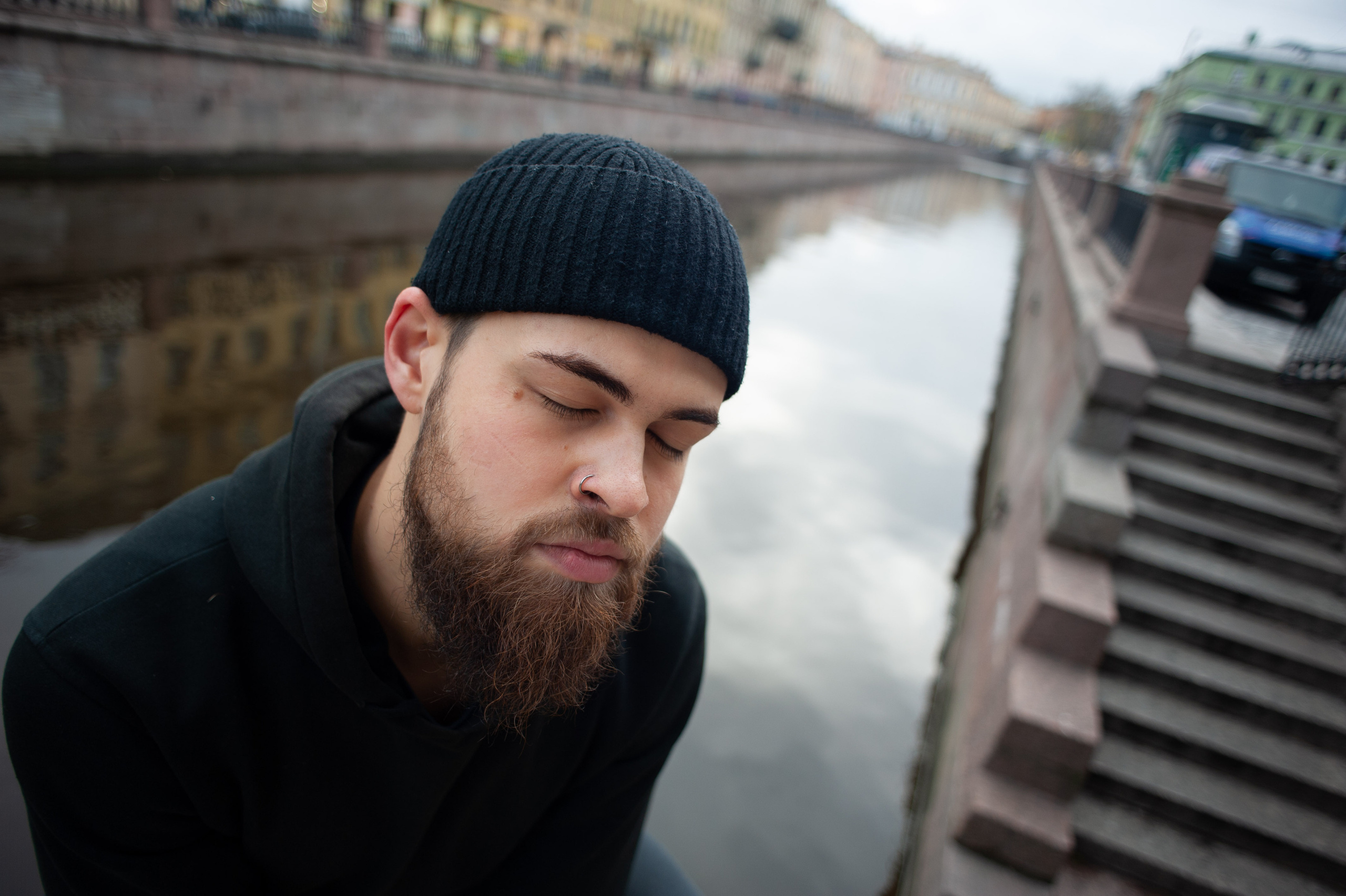 Мужская съёмка в городе. Фотограф Елизавета Потешкина