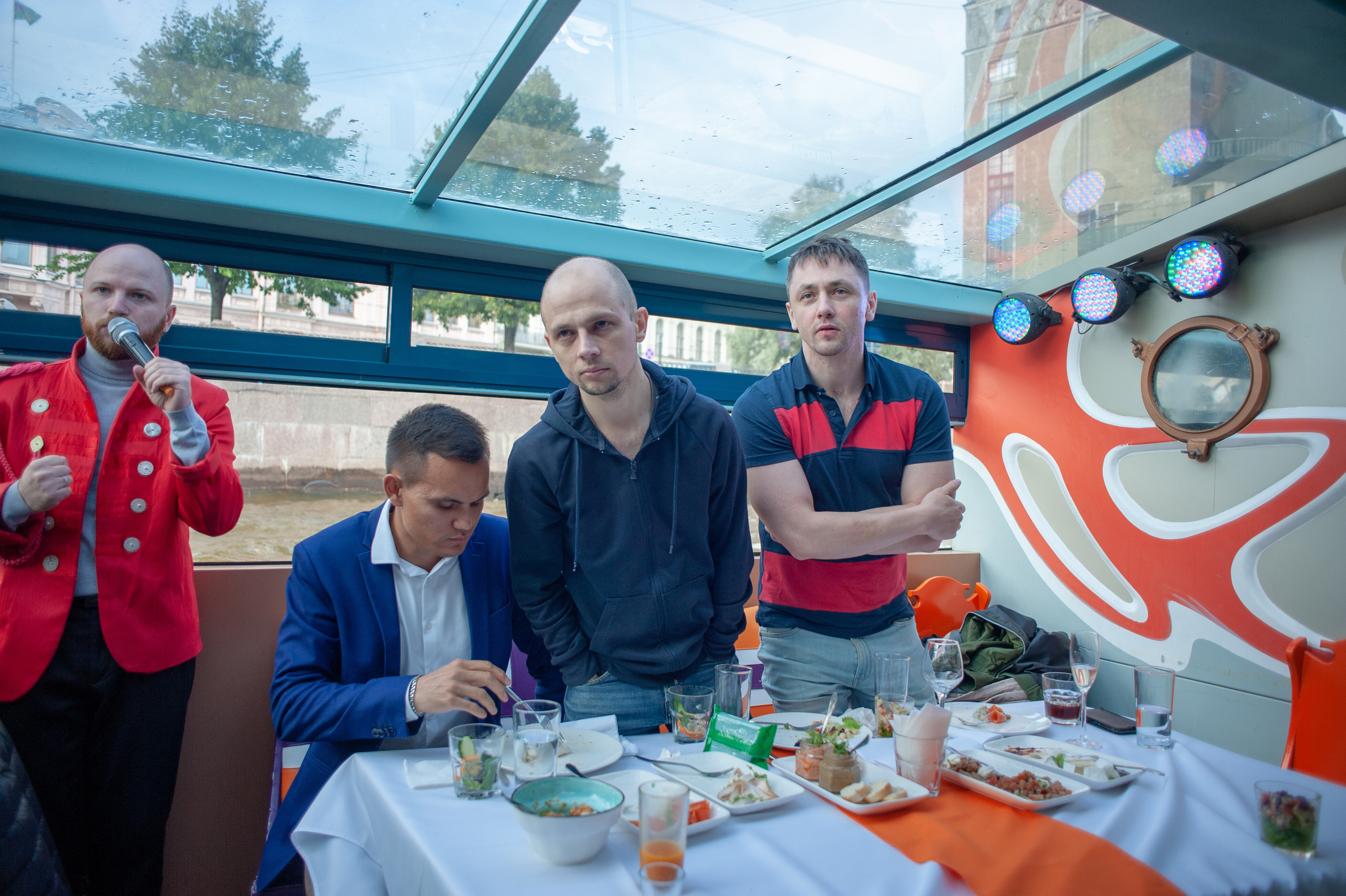 Корпоратив на катере. Фотограф Елизавета Потешкина