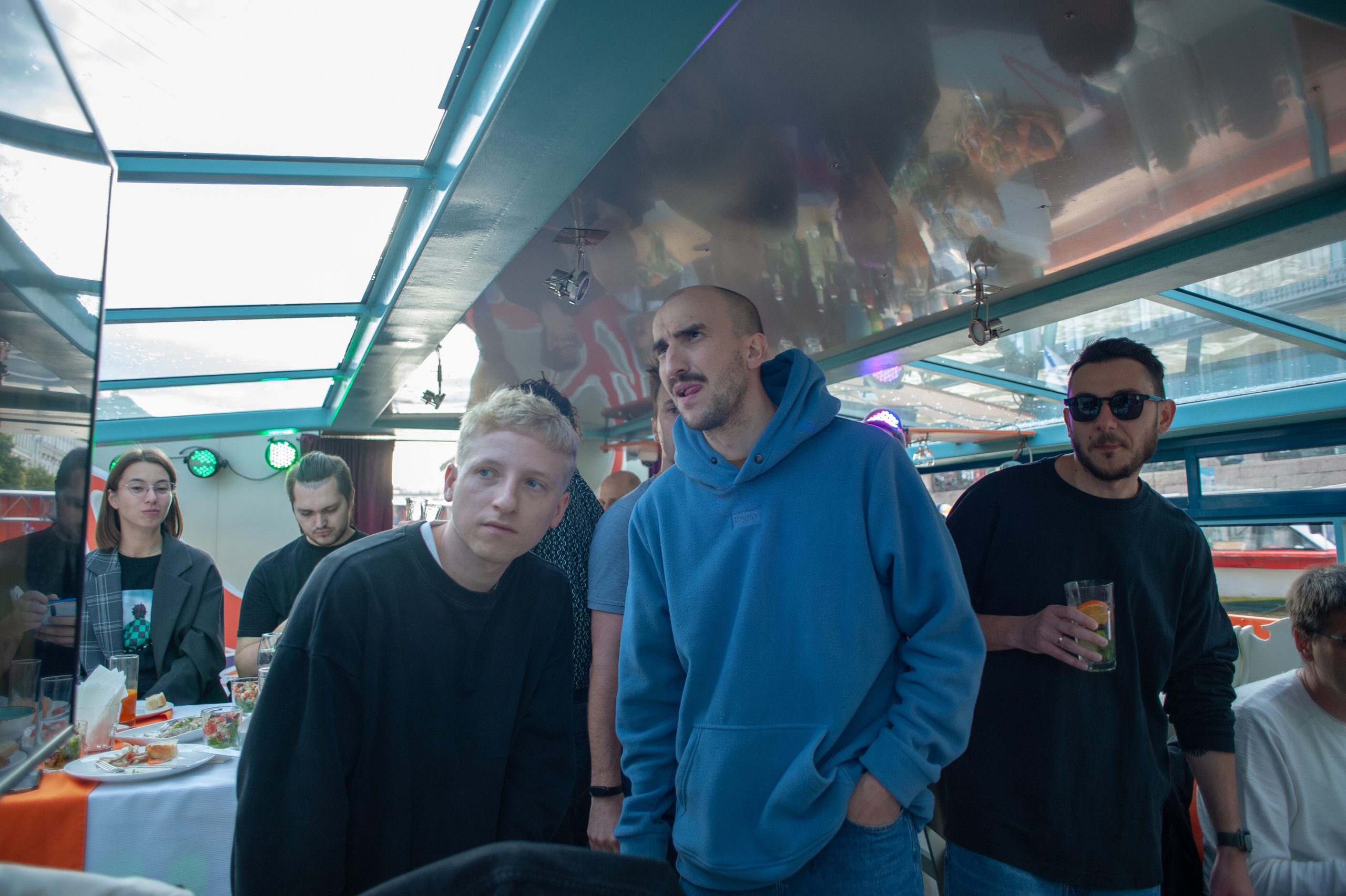 Корпоратив на катере. Фотограф Елизавета Потешкина