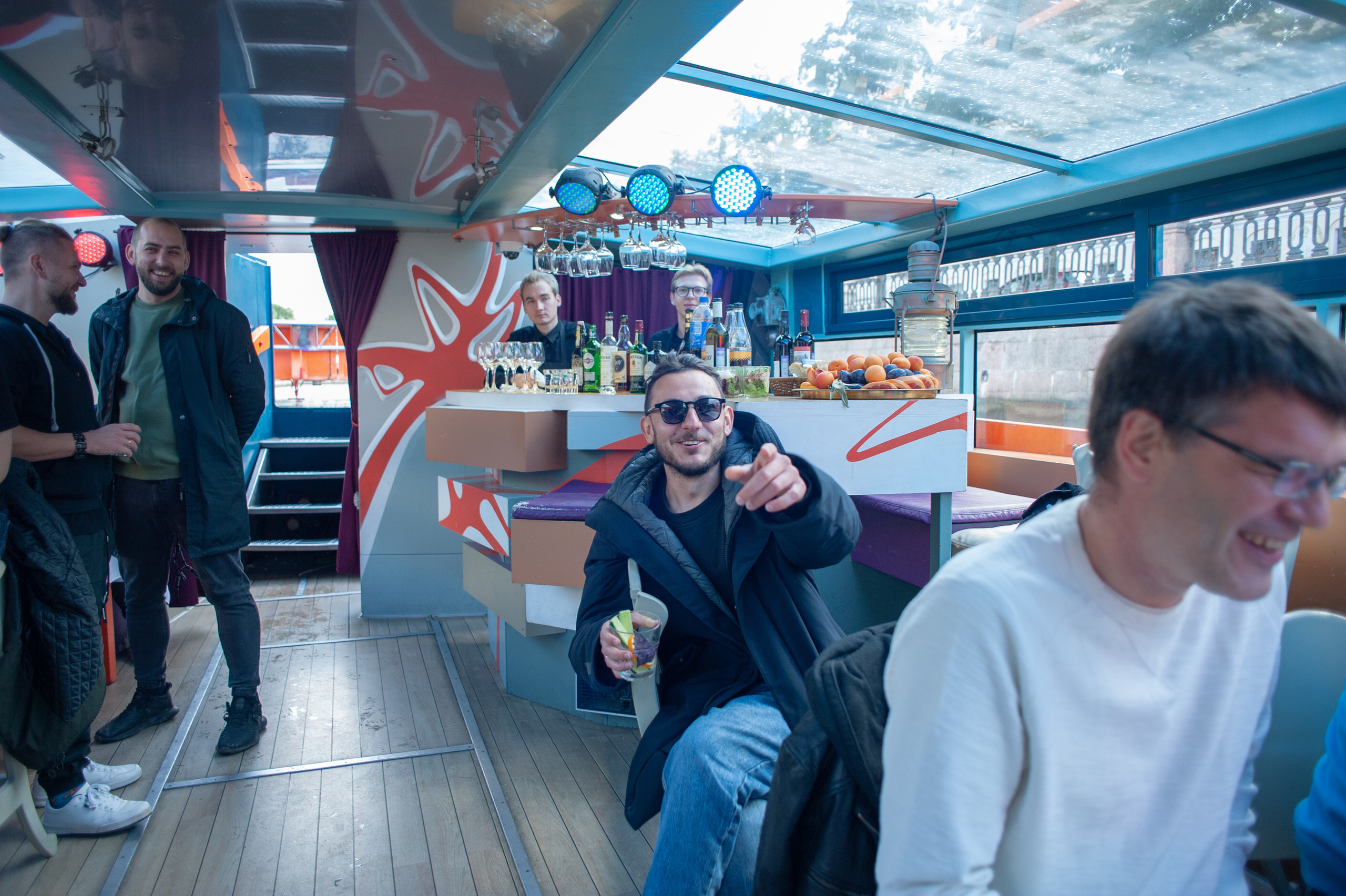 Корпоратив на катере. Фотограф Елизавета Потешкина