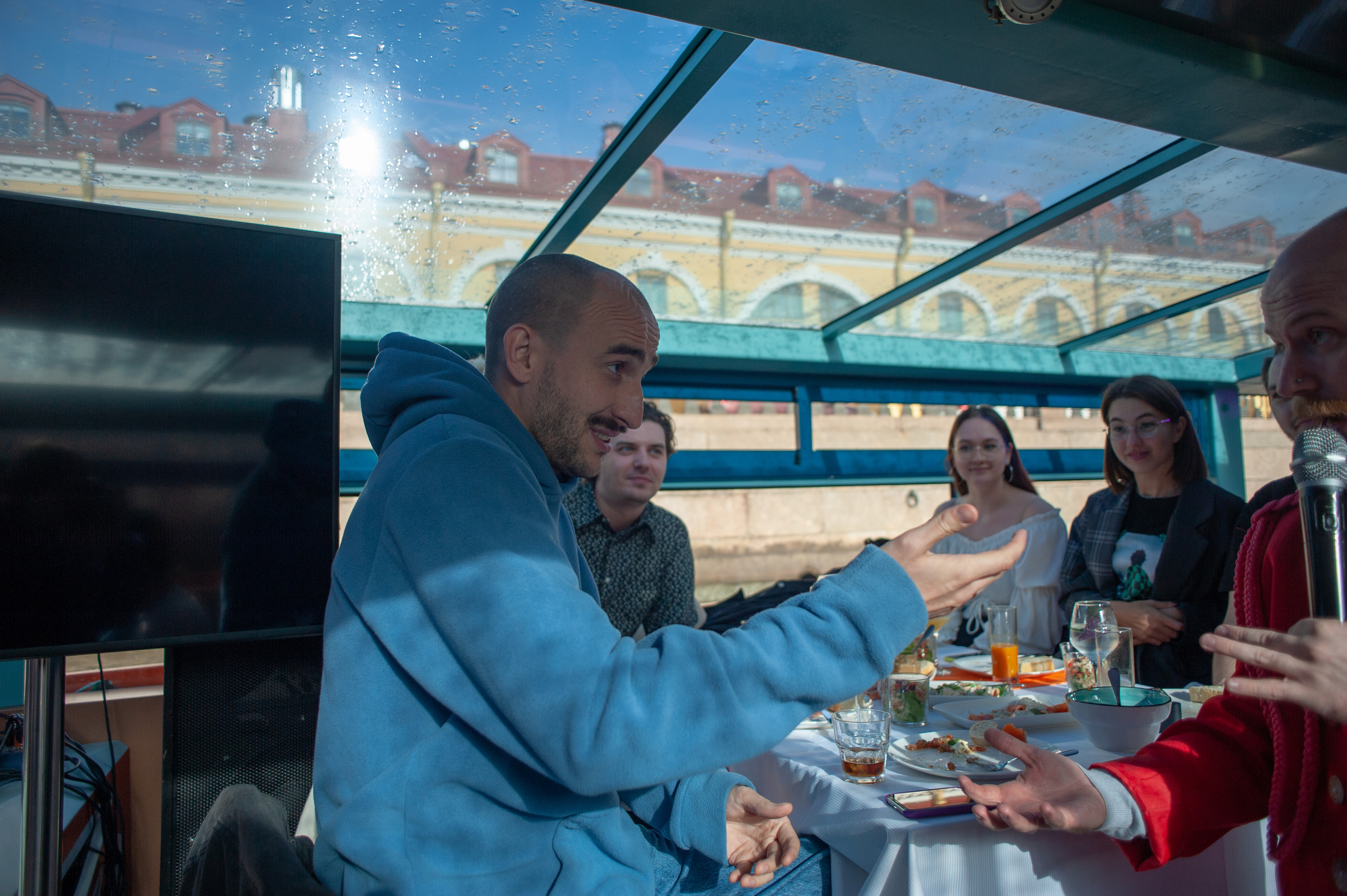 Корпоратив на катере. Фотограф Елизавета Потешкина