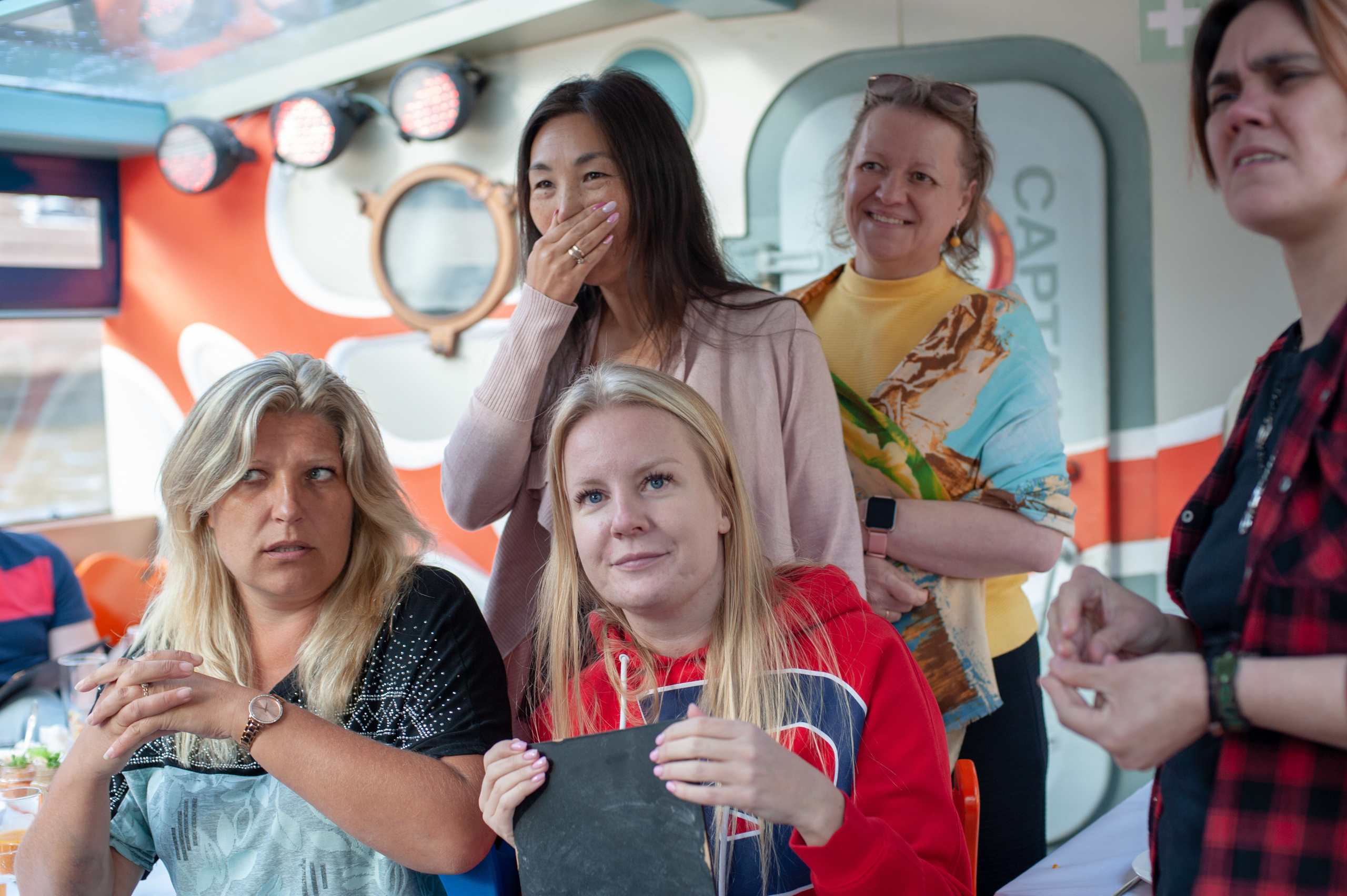 Корпоратив на катере. Фотограф Елизавета Потешкина