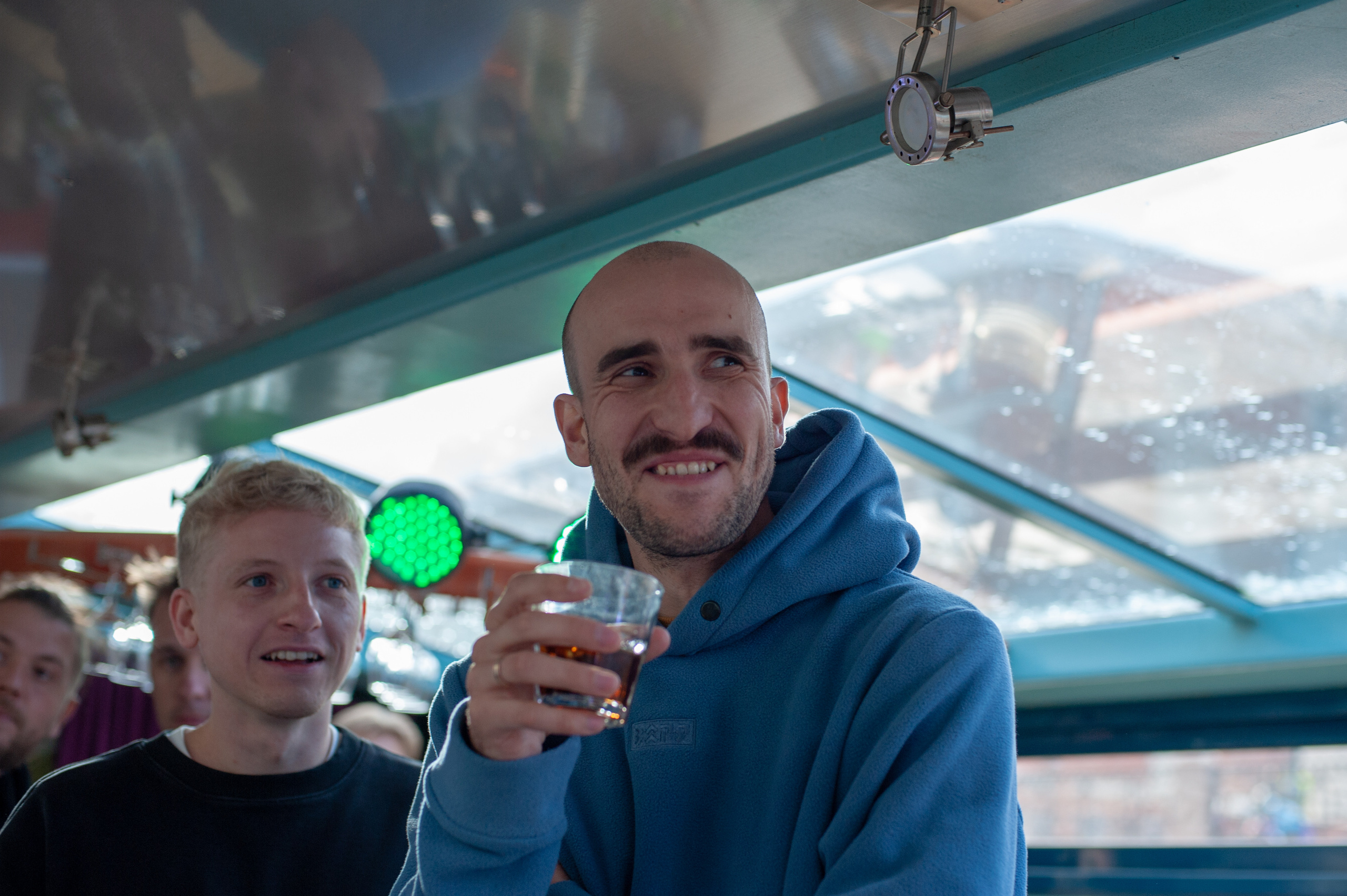 Корпоратив на катере. Фотограф Елизавета Потешкина