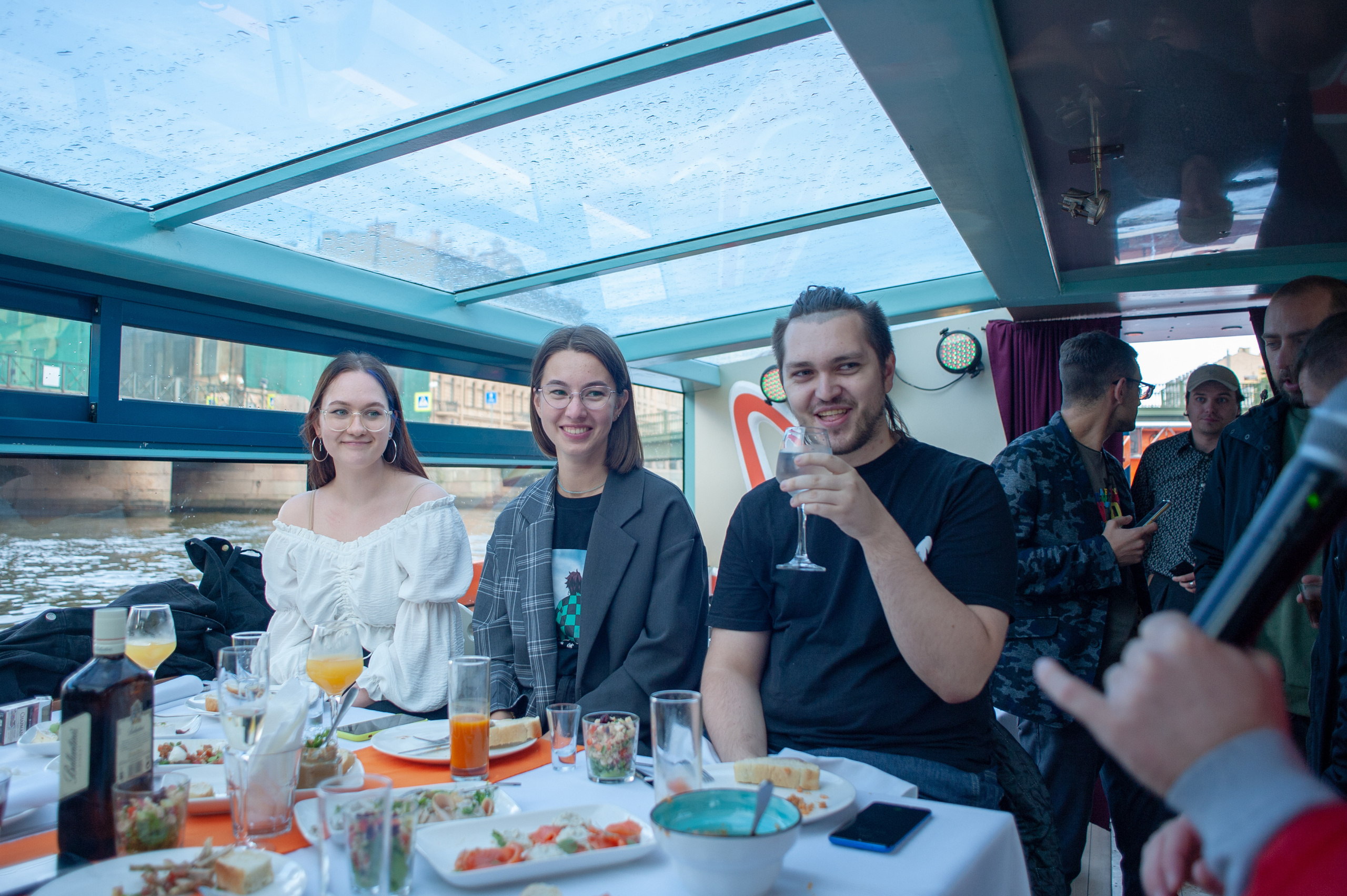 Корпоратив на катере. Фотограф Елизавета Потешкина