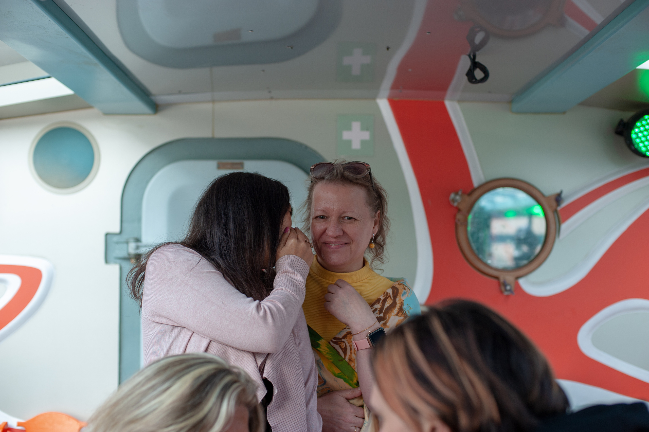 Корпоратив на катере. Фотограф Елизавета Потешкина