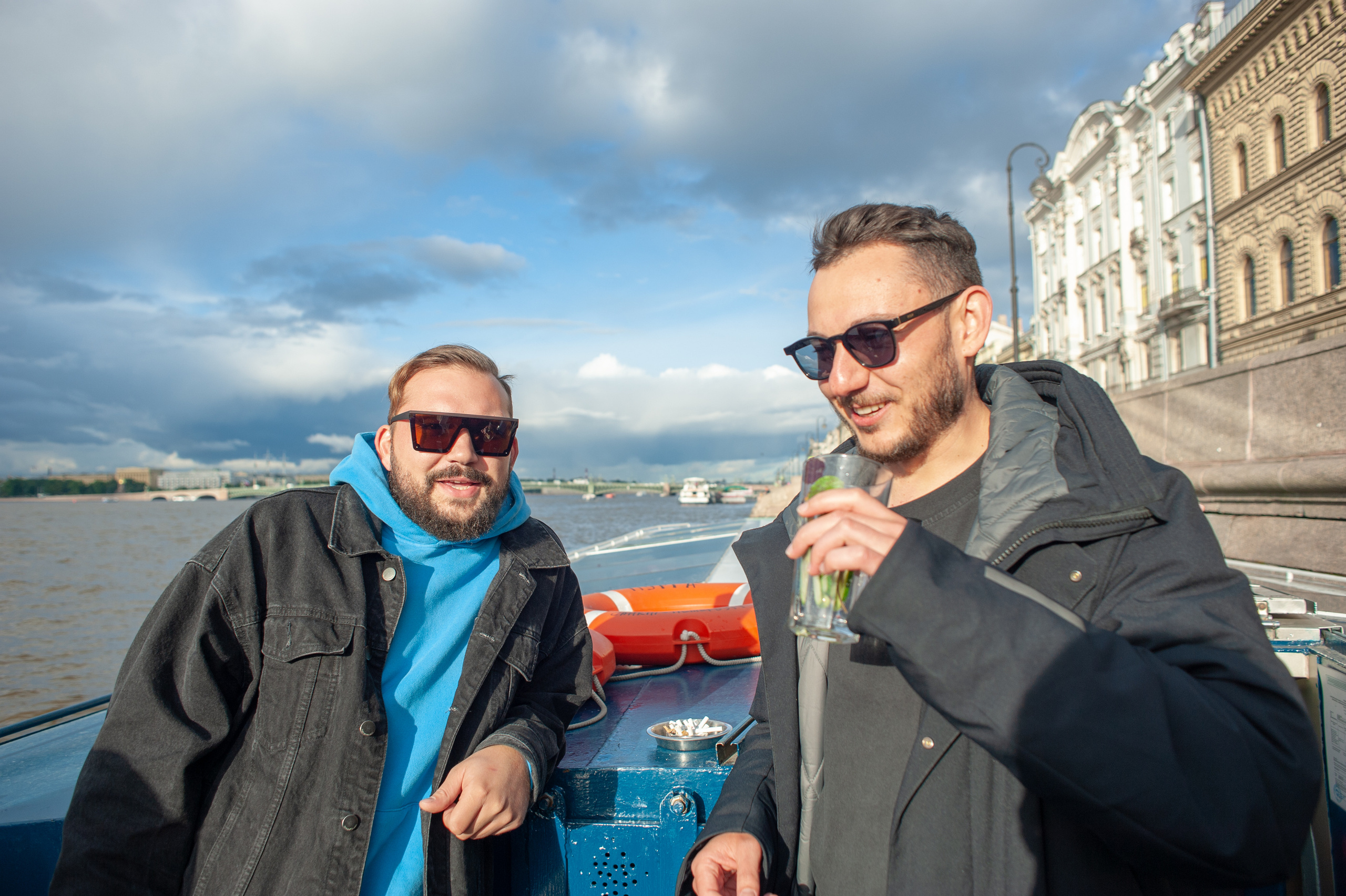 Корпоратив на катере. Фотограф Елизавета Потешкина
