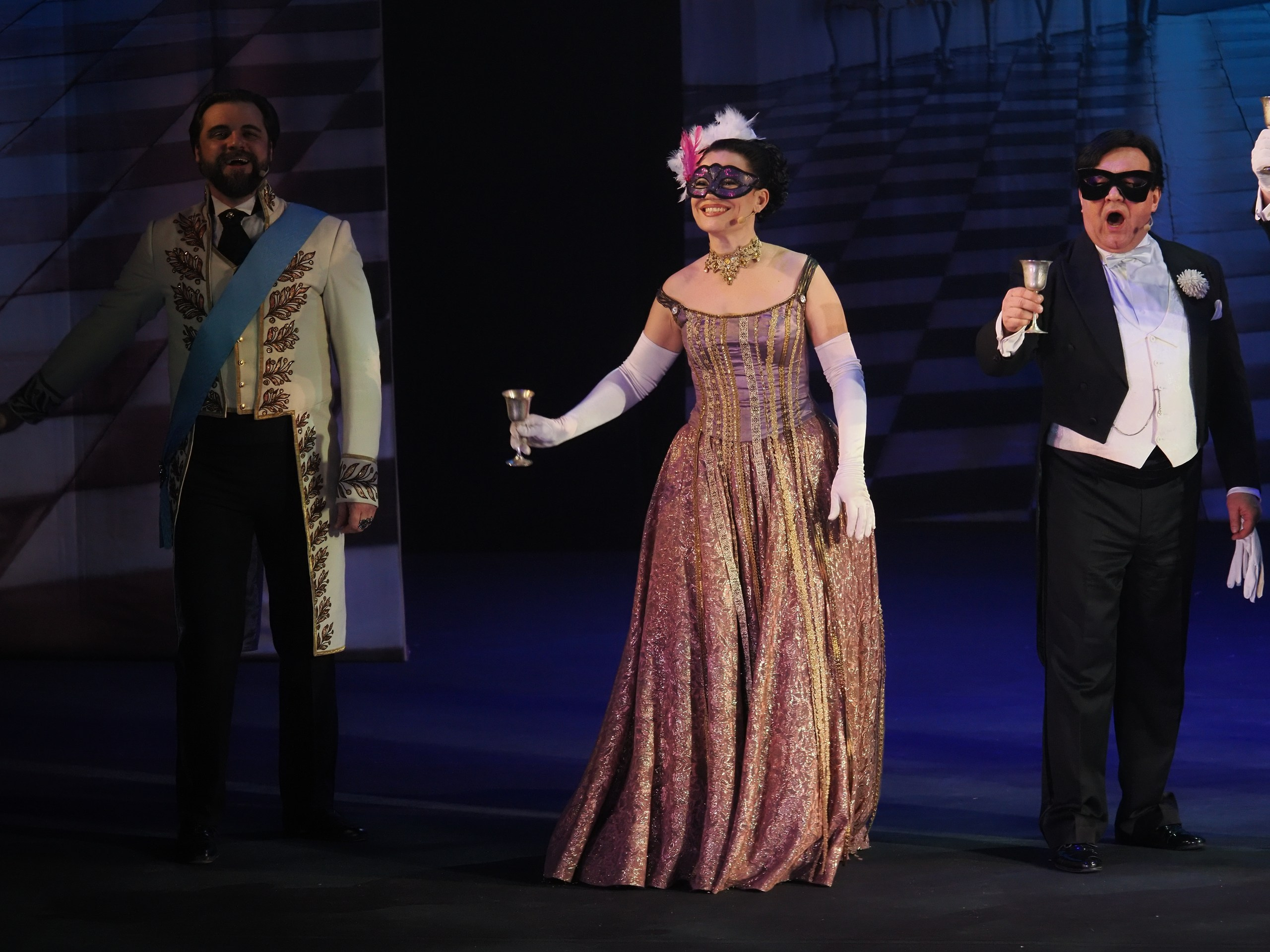 «БУФФ-ПАРАДИЗ» Летучая мышь (в Нск). Портретный и спортивный фотограф в Новосибирске и Твери Кононов Алексей