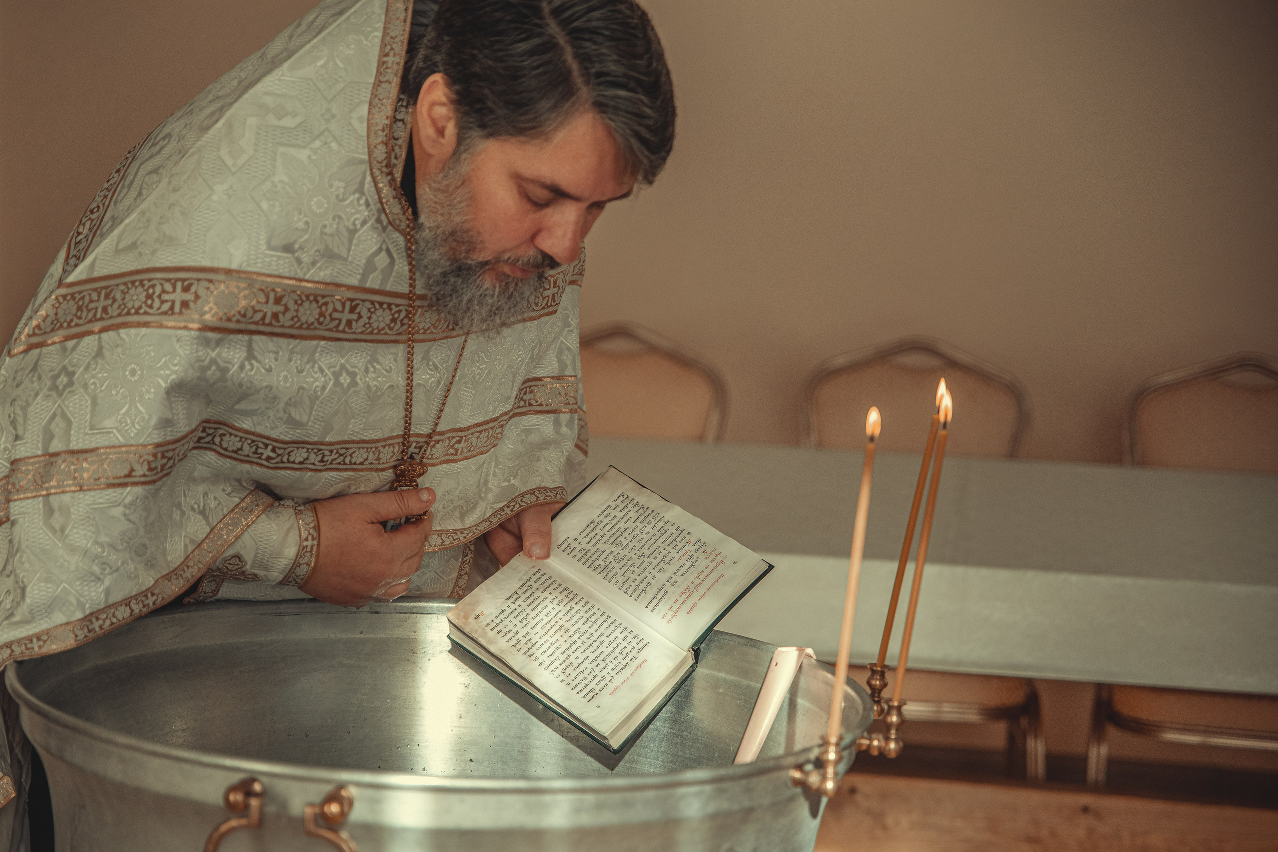 Таинство Крещения Артемия. Фотограф Таинств Крещения и Венчания в г. Курске