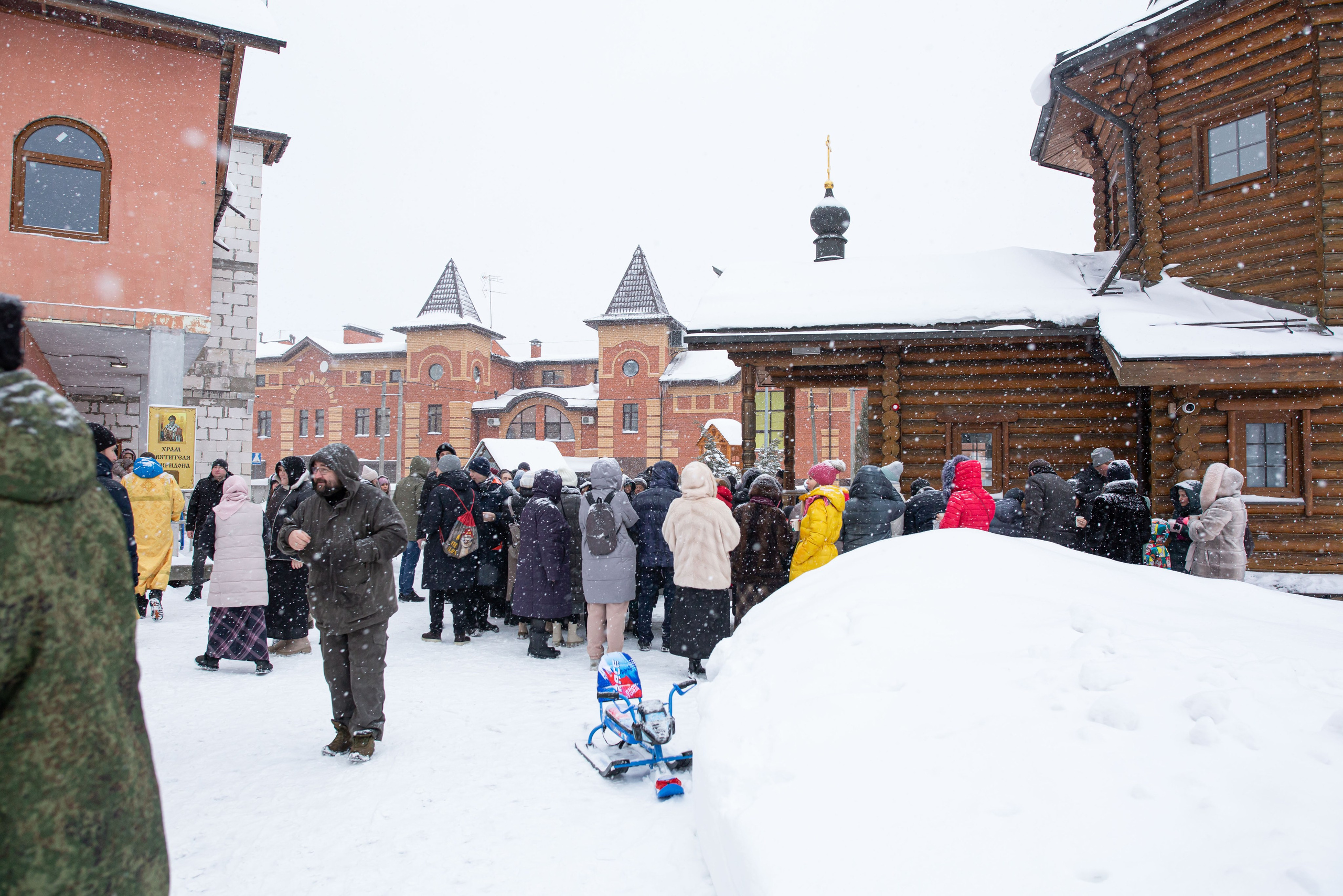 Крестный ход по д. Островцы Раменского городского округа. Семейный и детский фотограф Анна Петракова