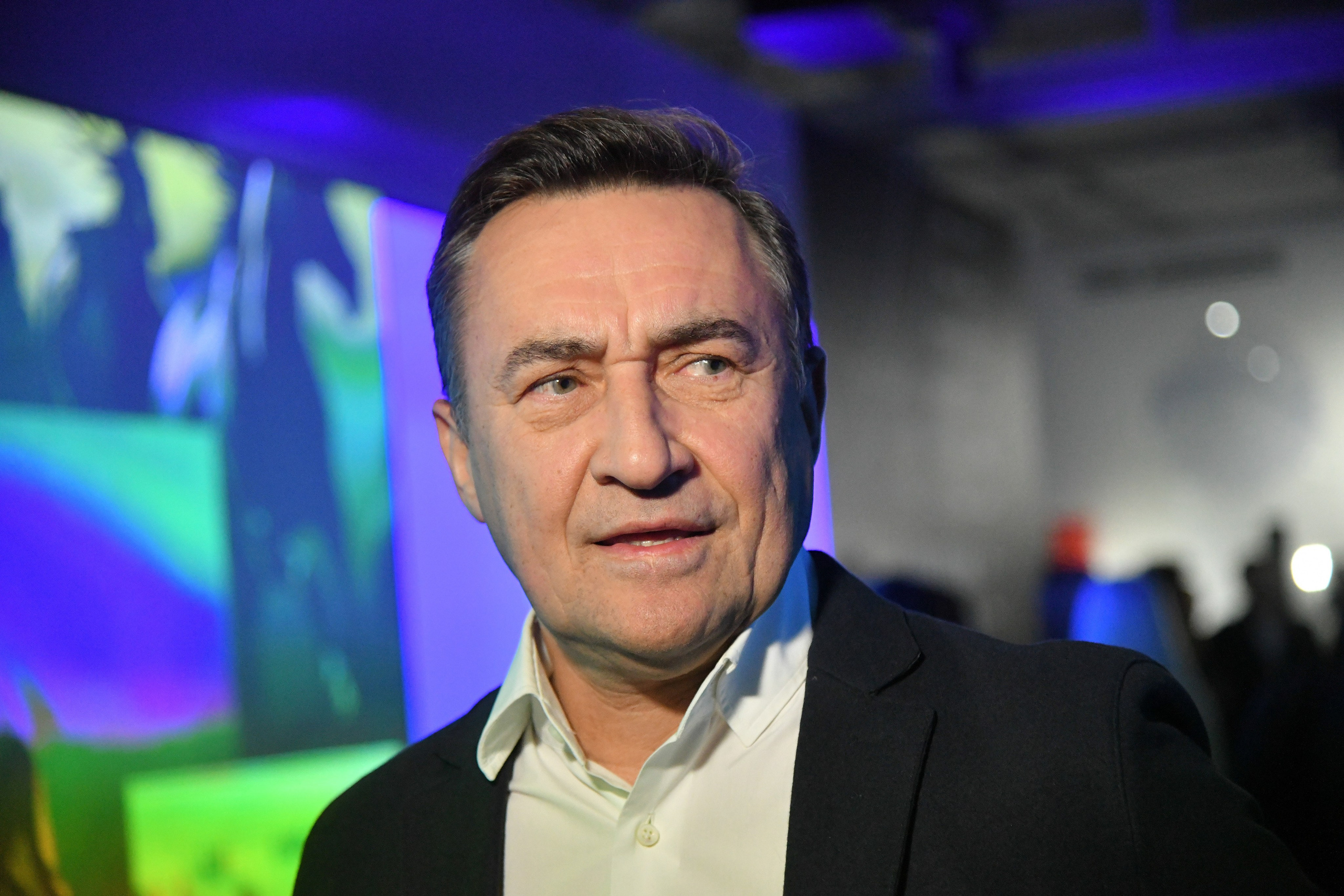 актер Камиль Ларин