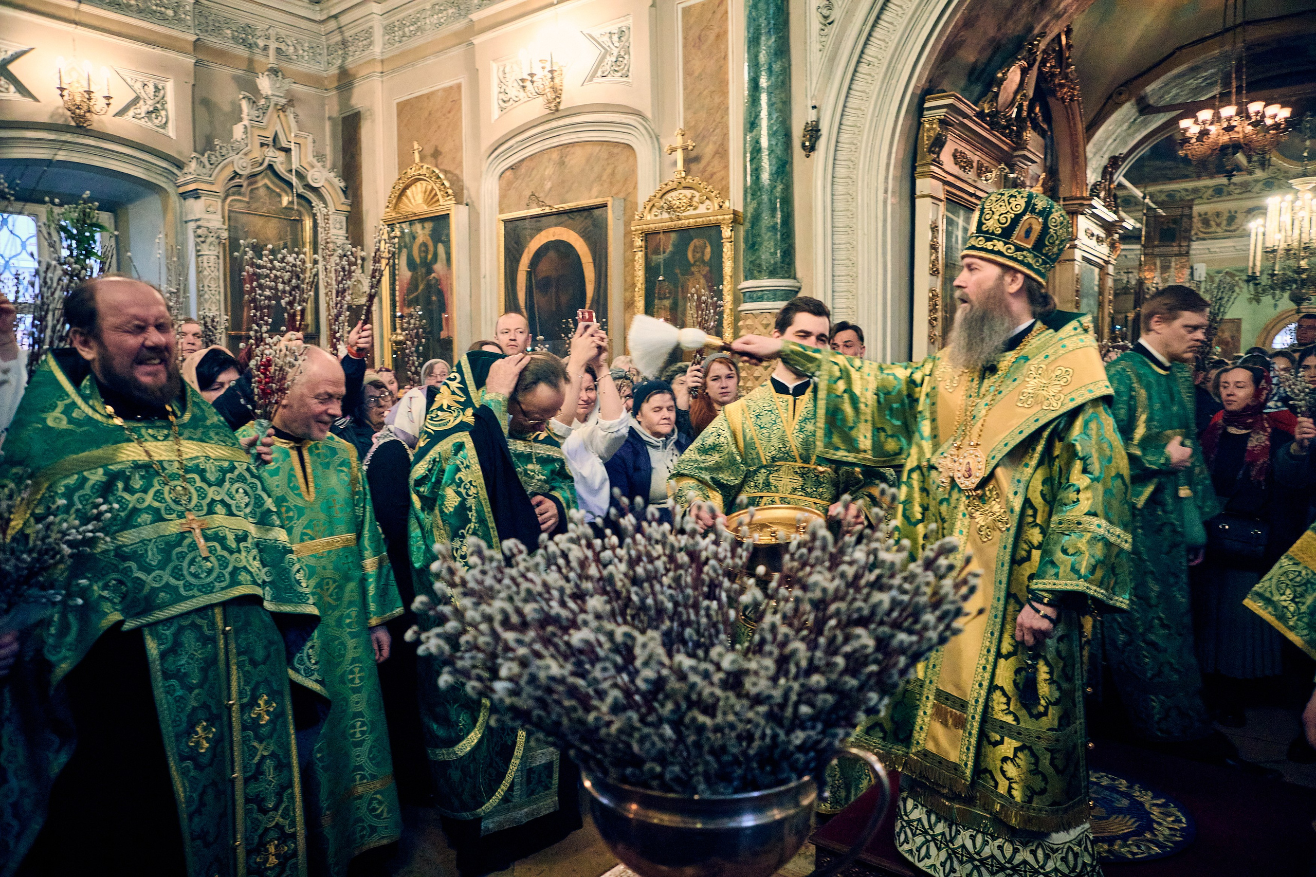ВСЕНОЩНАЯ НА ВЕРБНОЕ ВОСКРЕСЕНИЕ. DMITRY MOISEENKO — фотограф, художник, топ-стилист