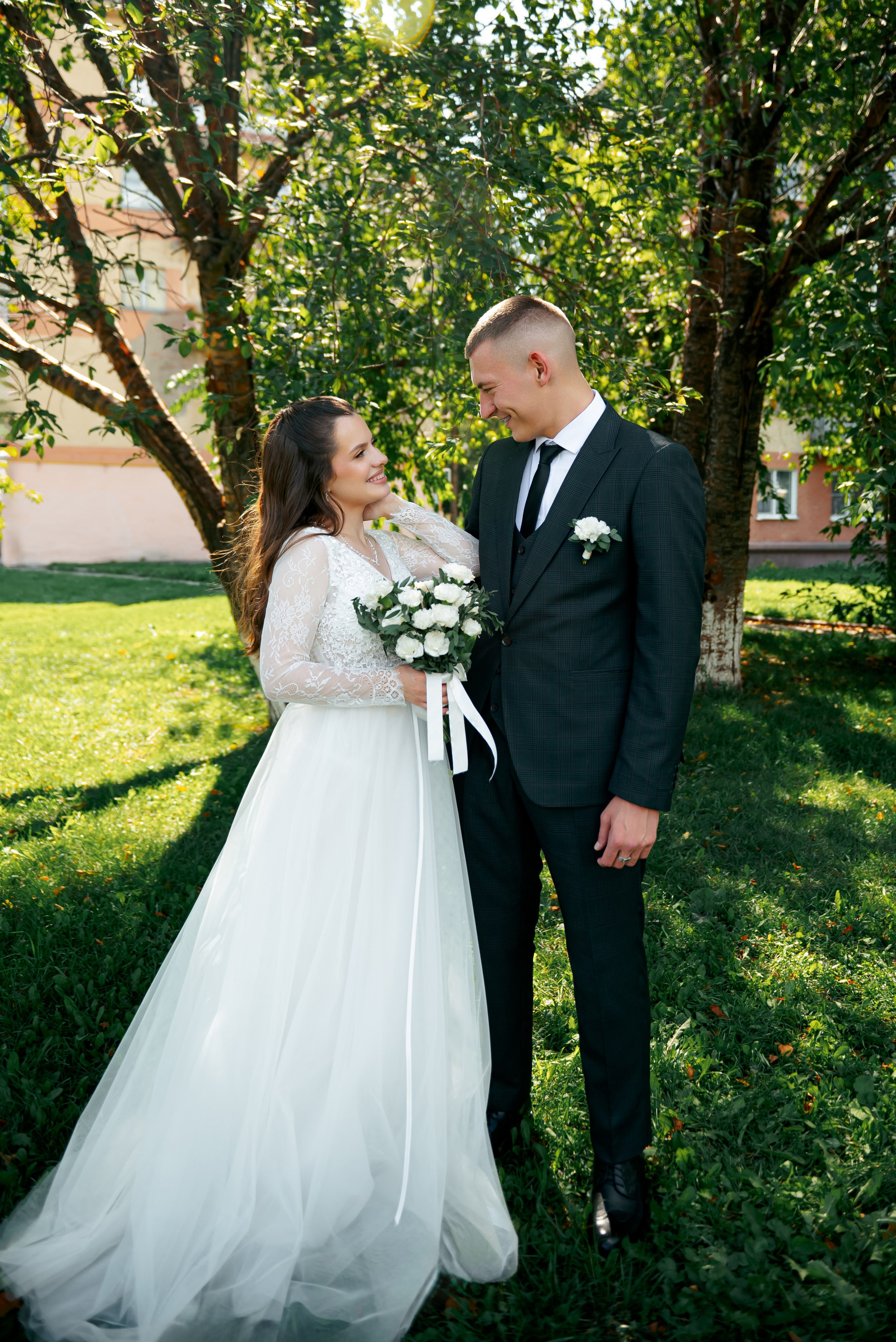 Свадебная фотосессия возле КУЗГТУ в г. Кемерово