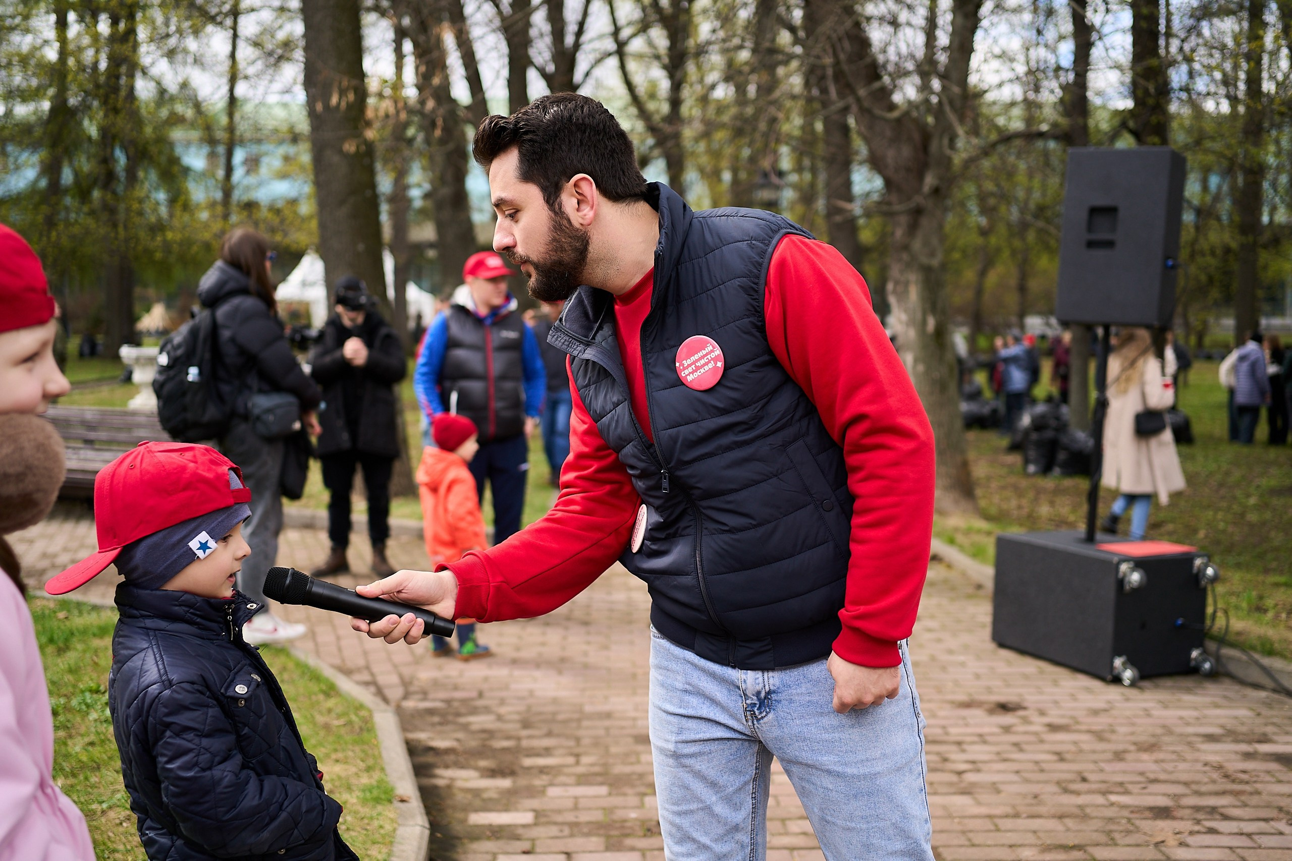 Субботник у Управления делами Мэра и Правительства Москвы. Фотограф и Видеограф в Москве. Олег Корушев