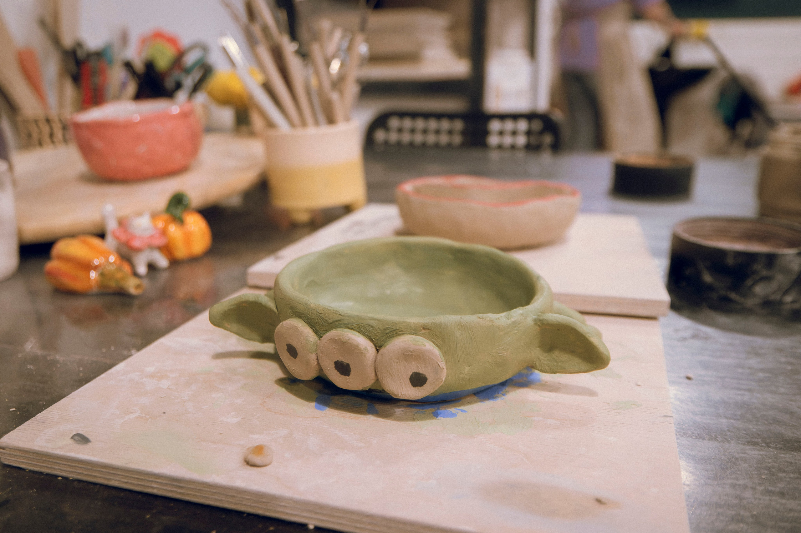 В гончарной мастерской. Плак или Квак