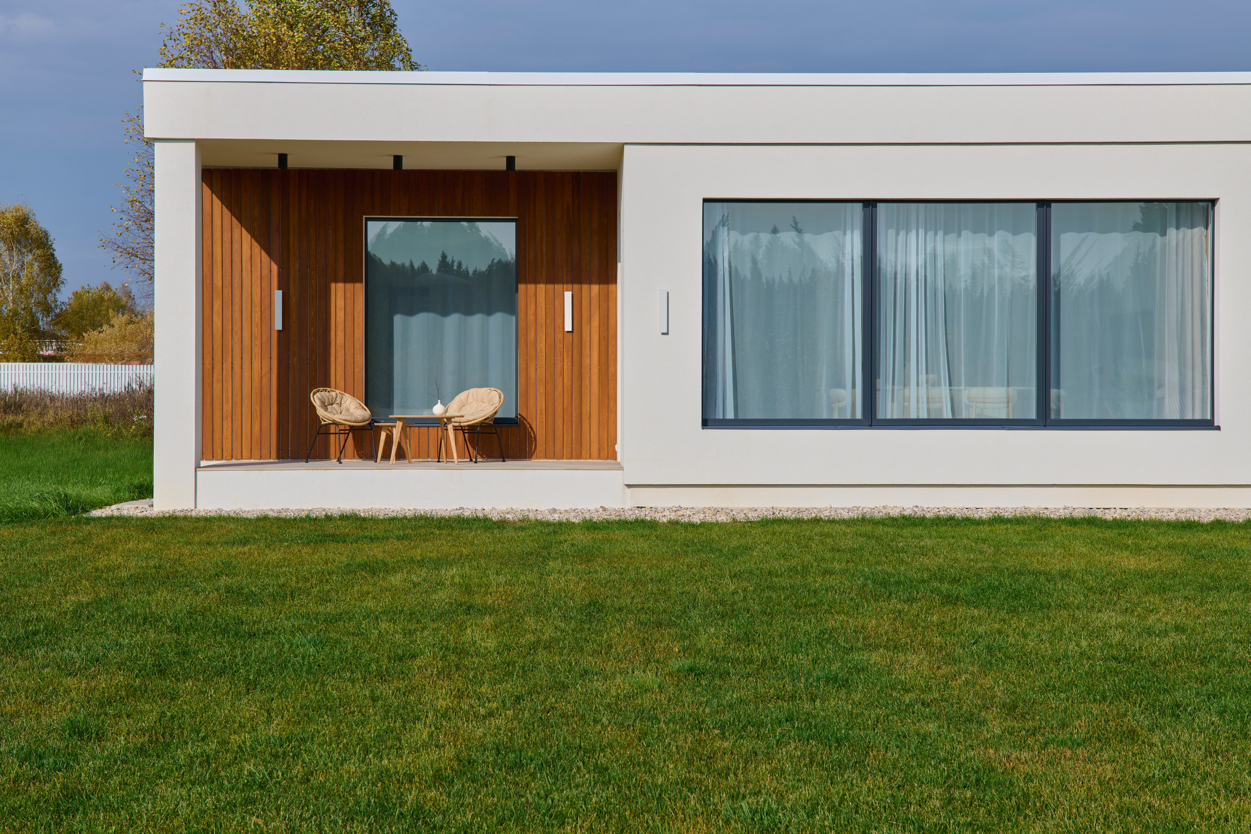 Светлый одноэтажный дом. Автомобильный и интерьерный фотограф в Минске Александр Тагаев