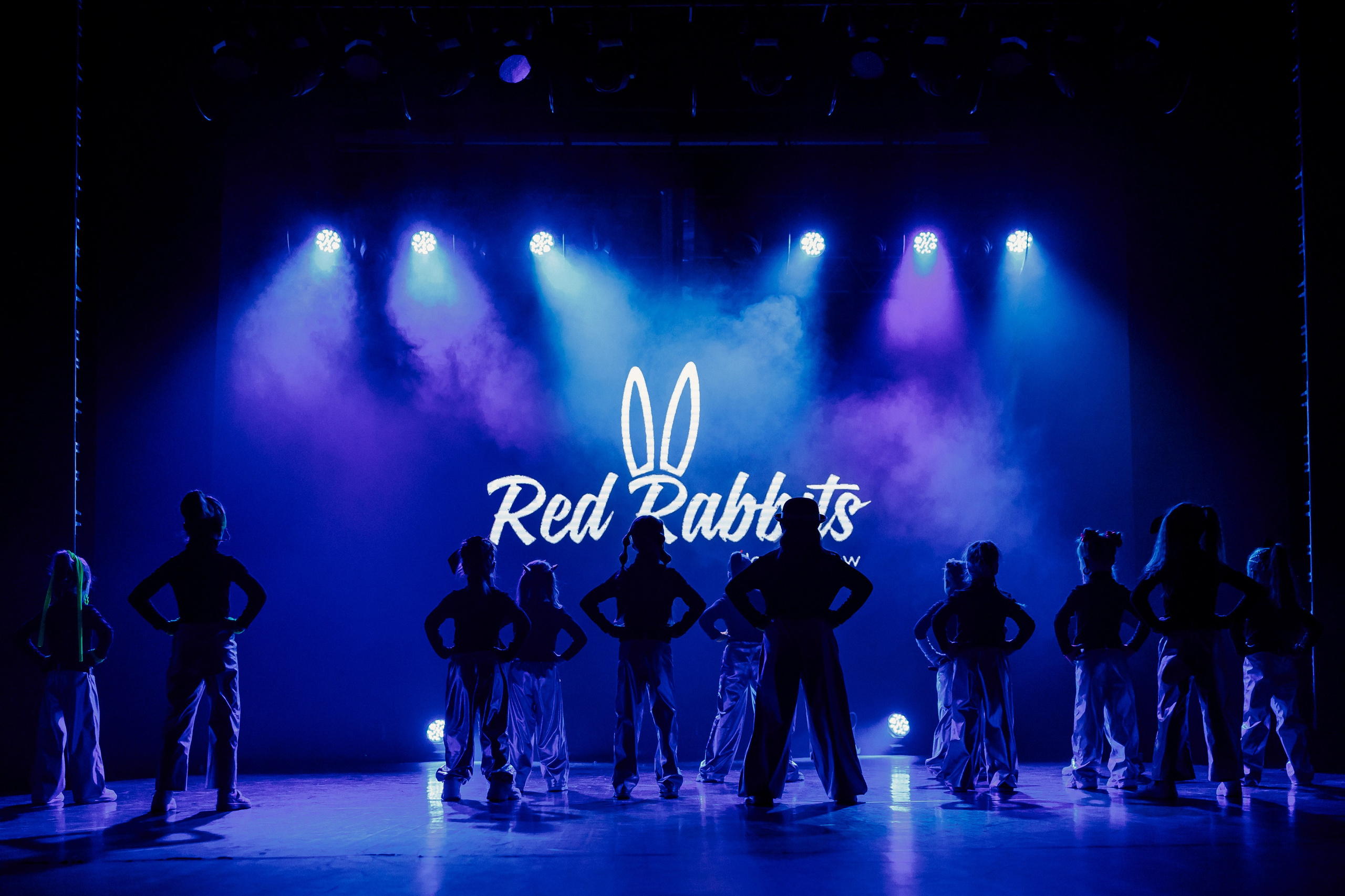 Отчётный концерт танцевальной школы «Red Rabbits» 2025. Лёшка Варзегов — фотограф