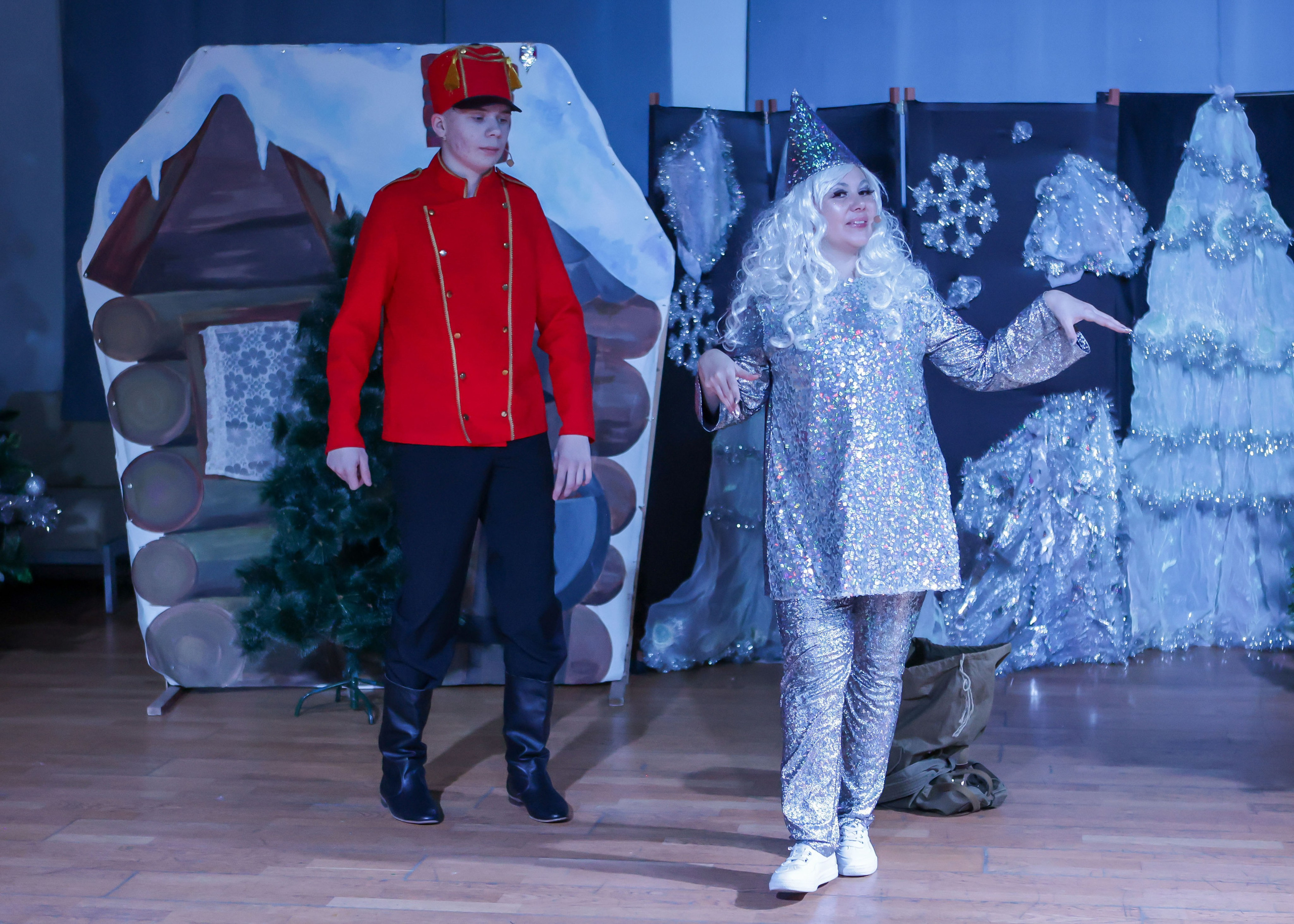 Новогодняя скачзка центр детского творчесва Подольск. Выпускные альбомы и школьный фотограф в Подольске, Троицке, Щербинке, Москве и Московской области