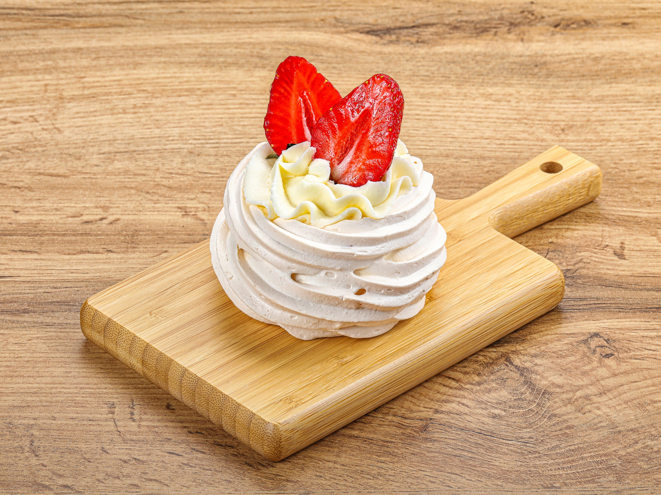 Фотосъемка десертов и выпечки. Заказ по тел.: +7 (906) 006-90-22. Фуд-фотограф Андрей Старостин — съемка еды в Москве. 9000 руб. в час