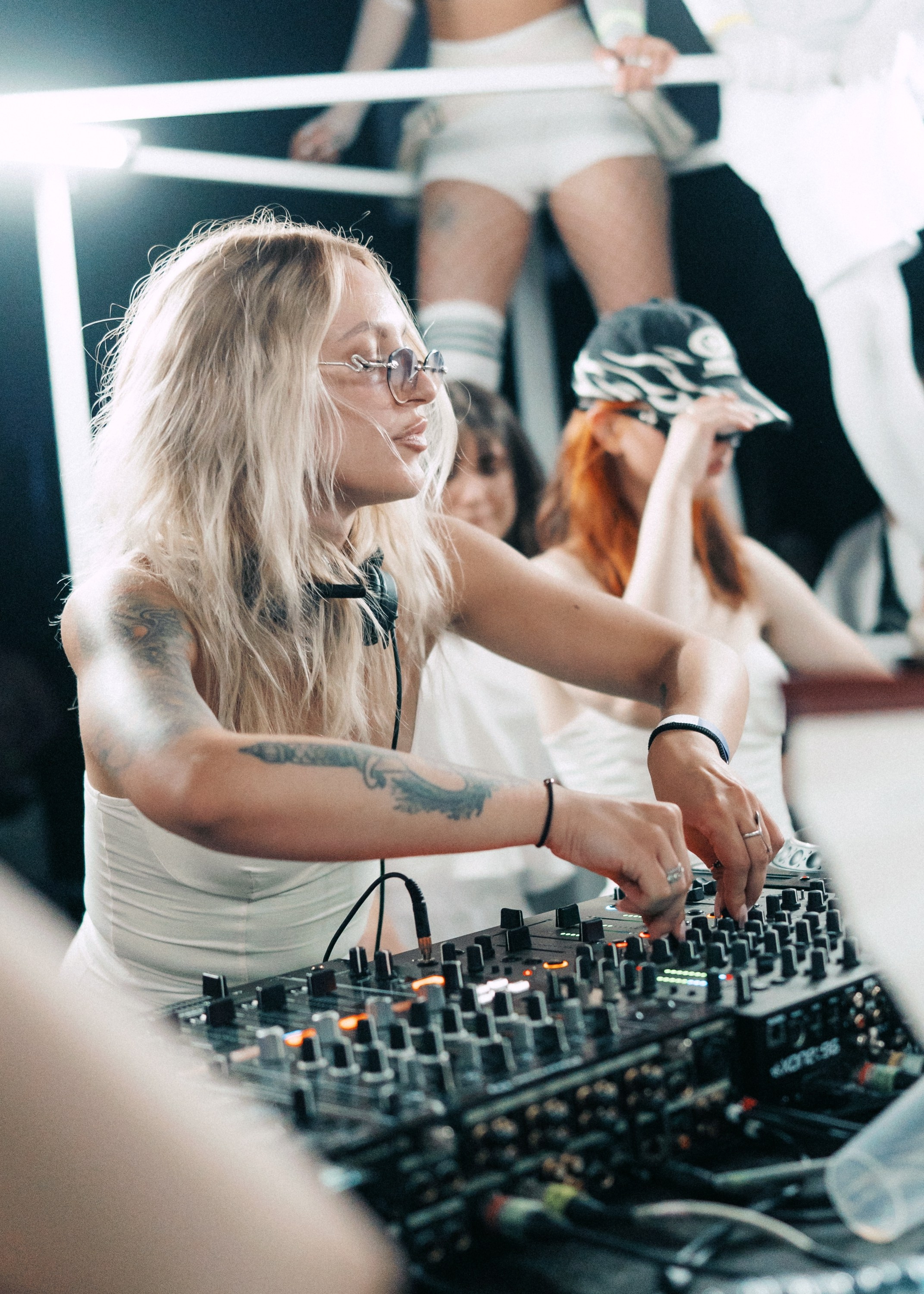 INWHITE | SMENA HARD STAGE. Annyshka