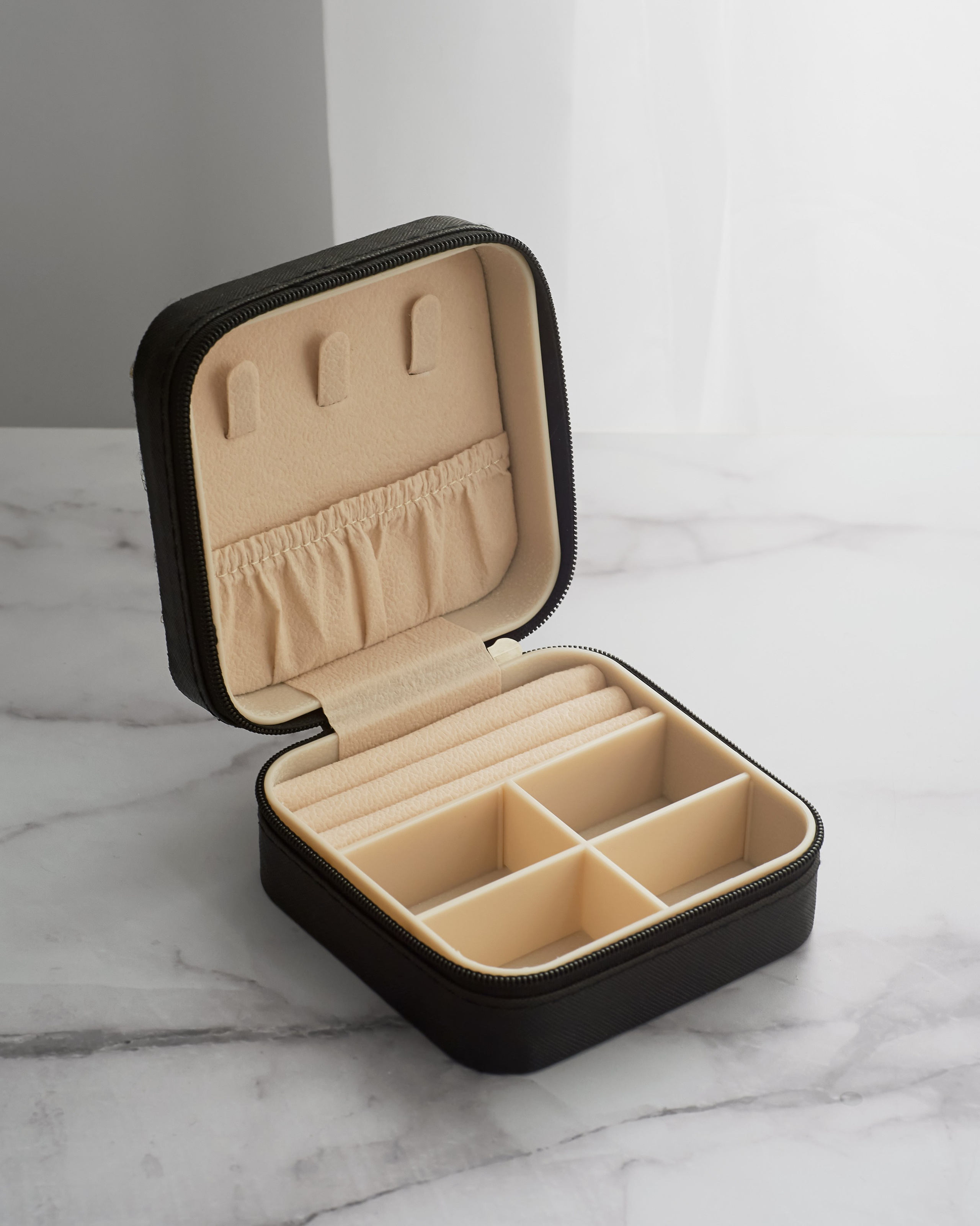 Шкатулка. Предметный фотограф, инфографика и видео в Санкт-Петербурге