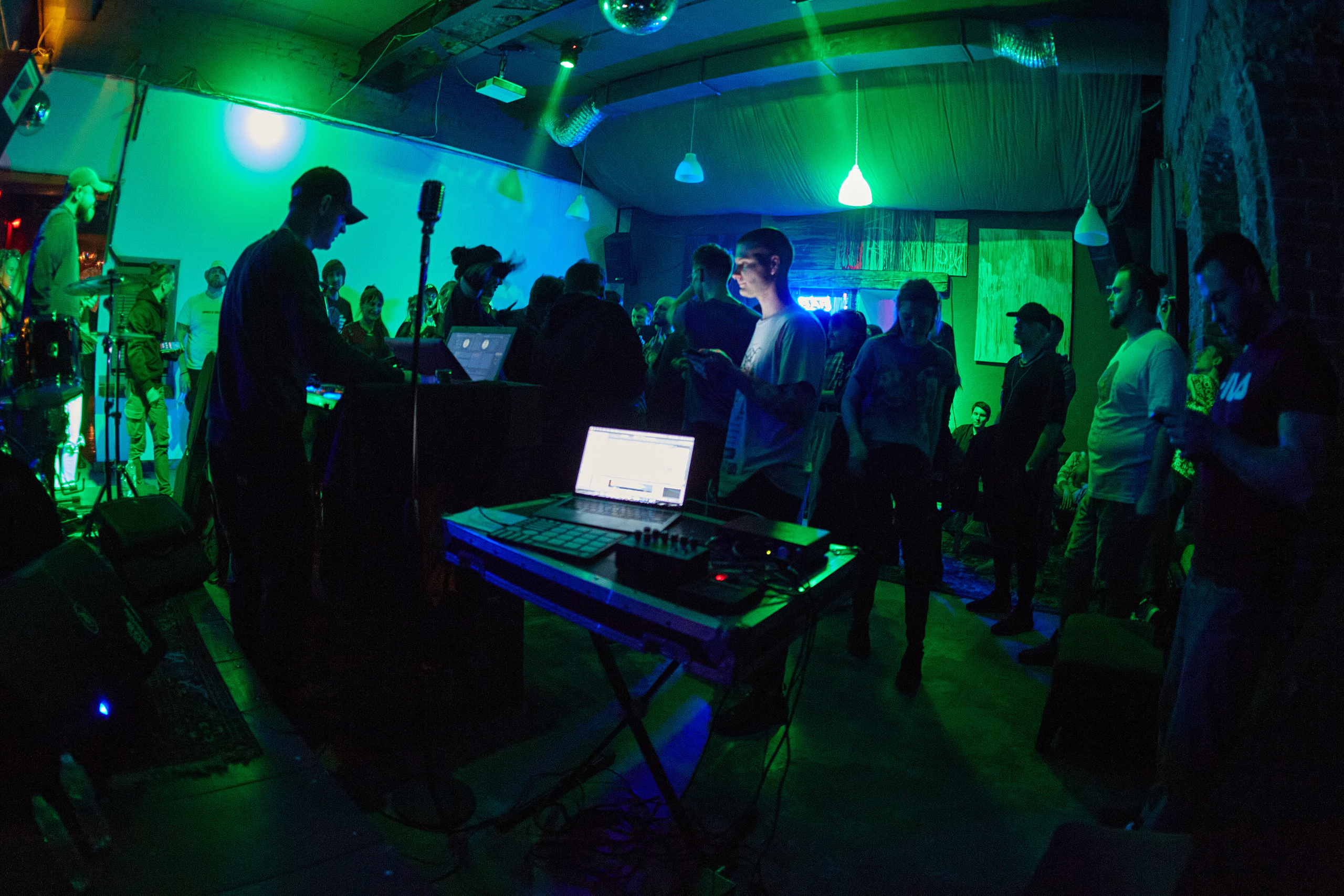 2023-03-31. Breakpillzz (Serotonin-party)