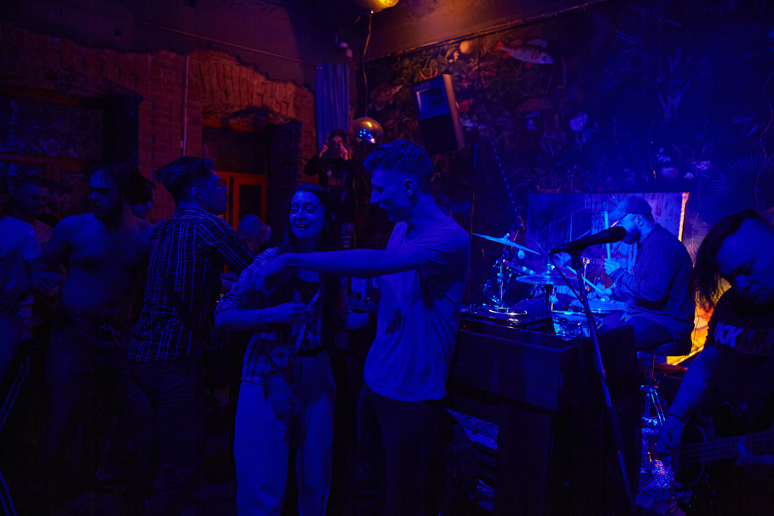 2023-03-31. Breakpillzz (Serotonin-party)