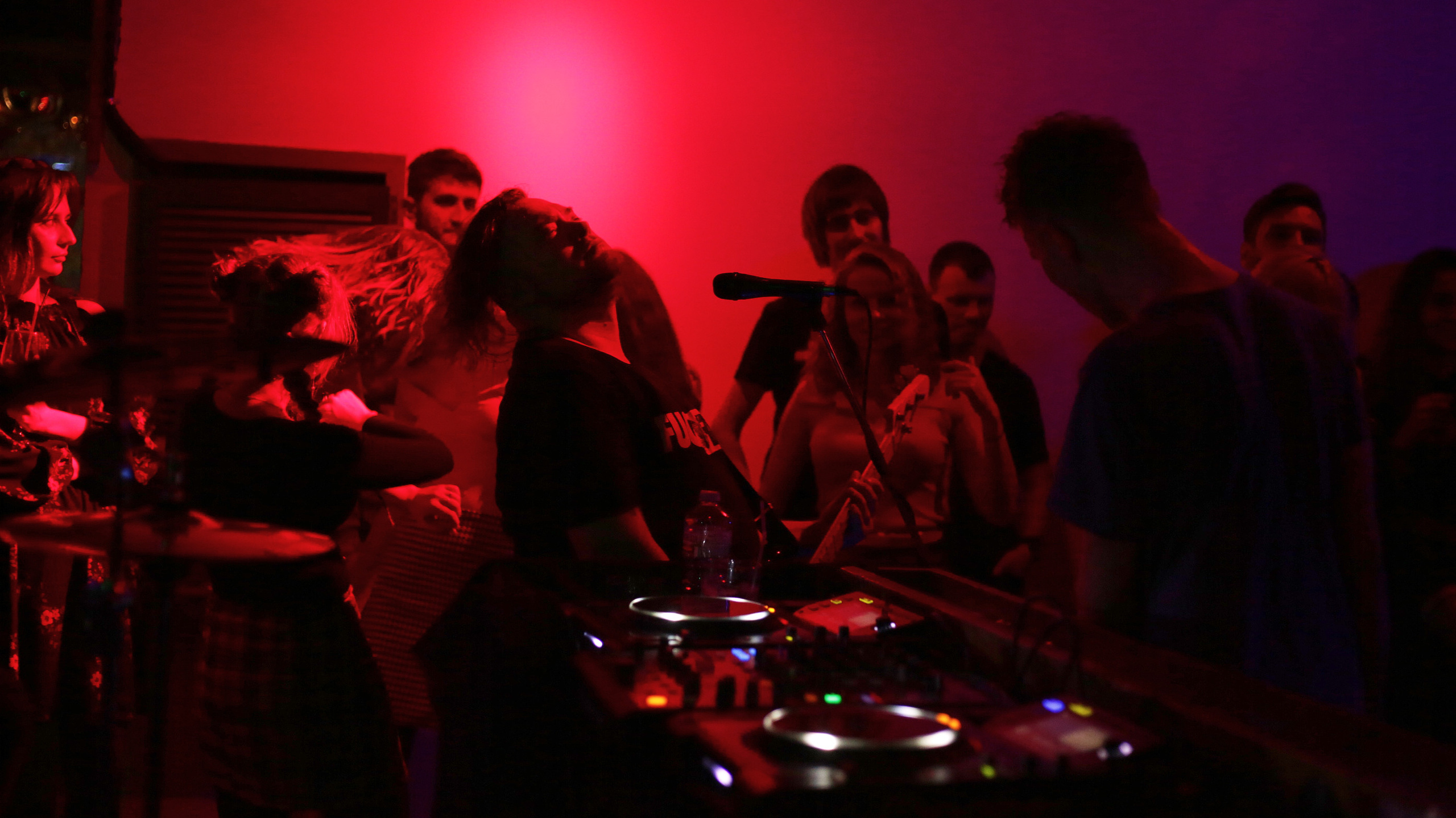 2023-03-31. Breakpillzz (Serotonin-party)