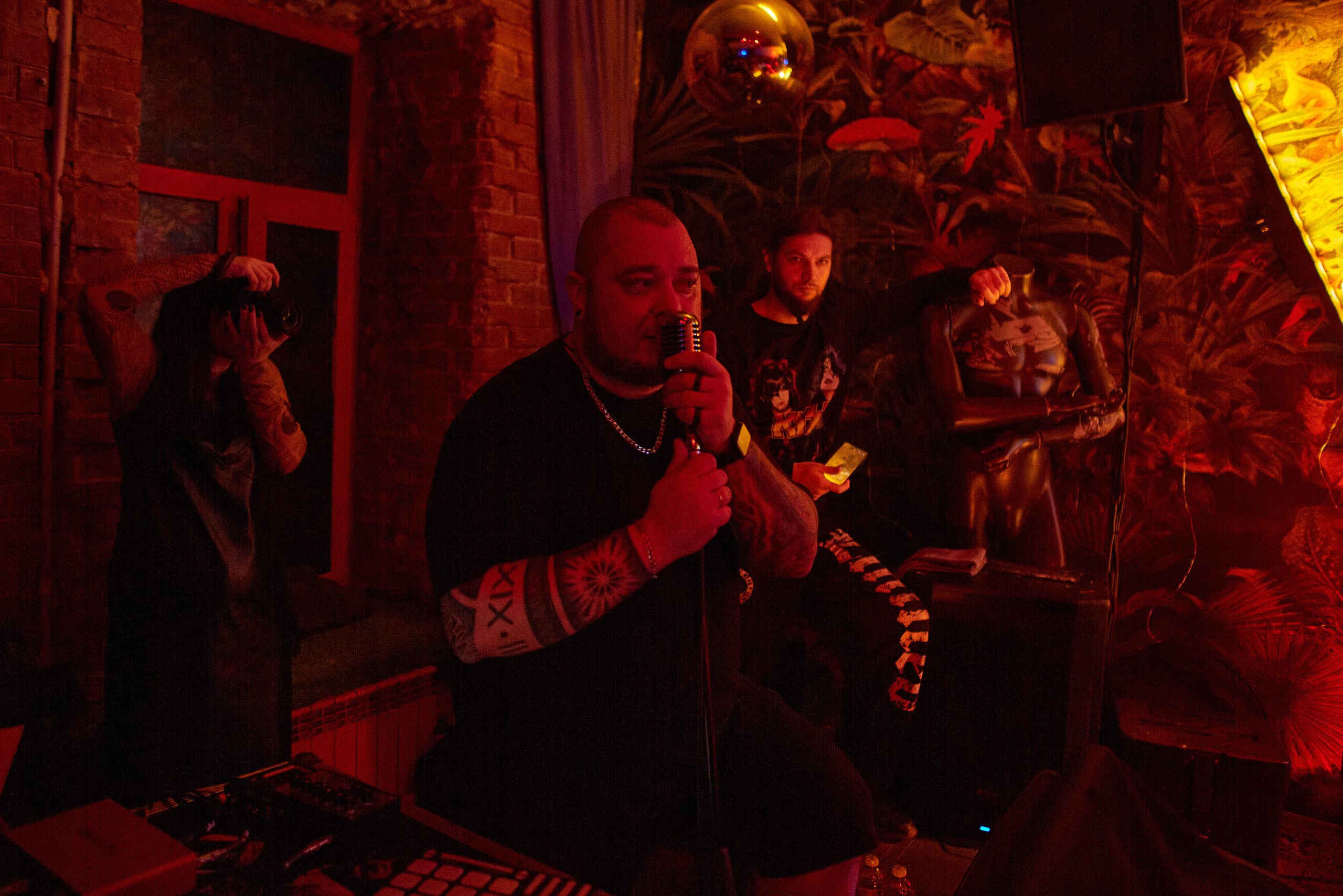 2023-03-31. Breakpillzz (Serotonin-party)