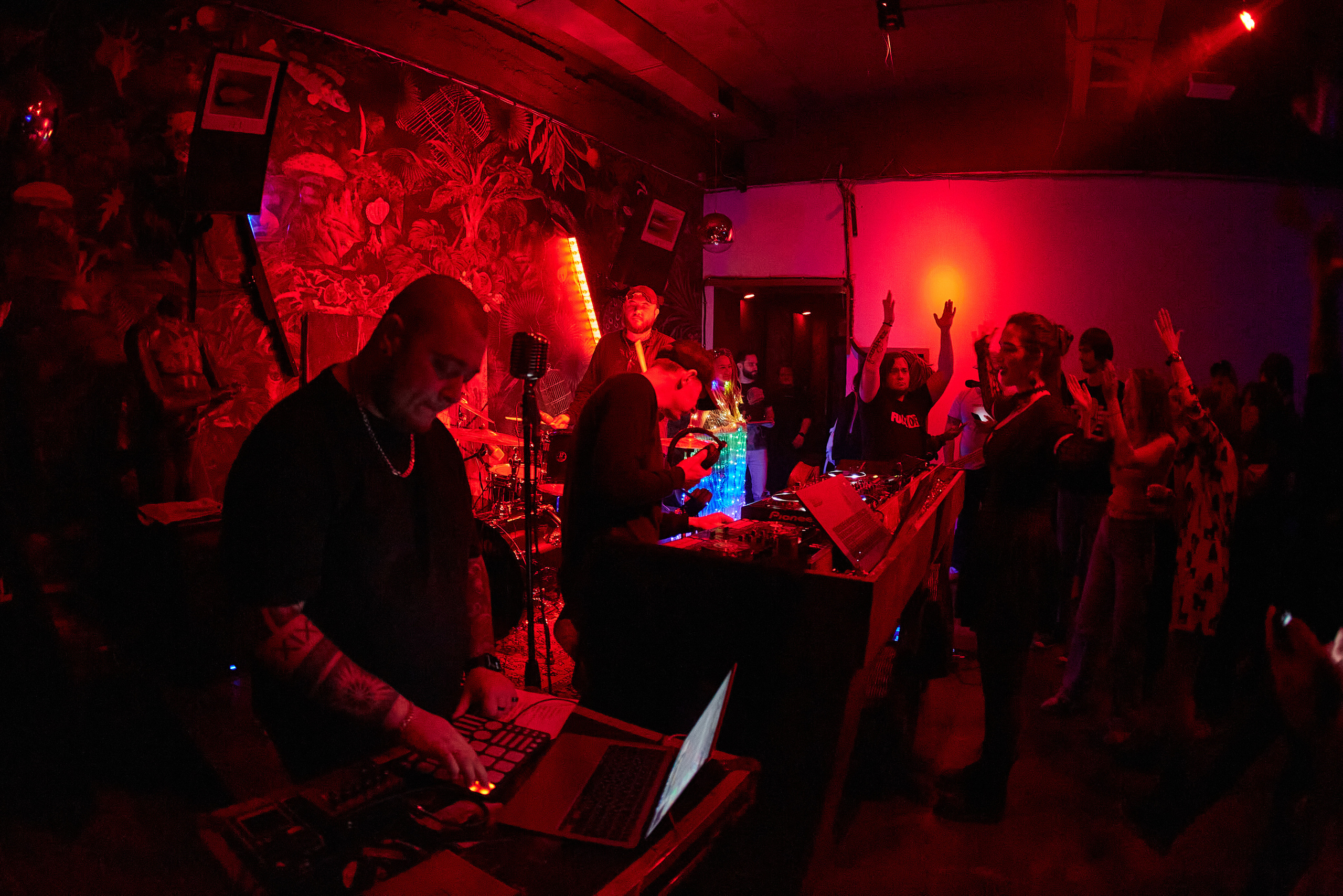 2023-03-31. Breakpillzz (Serotonin-party)